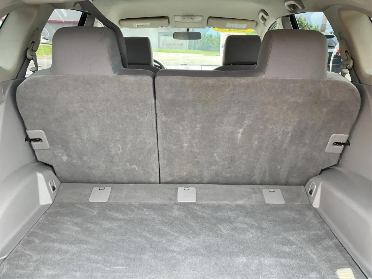 2013 Nissan Rogue SV (JN8AS5MV2DW) with an 2.5L I-4 DOHC engine, located at 1230 East Main St, Xenia, OH, 45385, (937) 908-9800, 39.688026, -83.910172 - **Experience Adventure with This 2013 Nissan Rogue SV at Advantage Car and Credit - Piqua!**<br /> <br /> Are you ready to embark on your next road trip or tackle your daily commute with confidence? The 2013 Nissan Rogue SV is perfect for budget-conscious buyers and growing families alike, offering - Photo#12