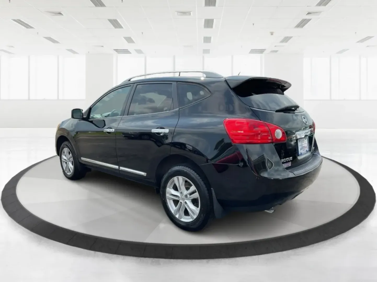 2013 Nissan Rogue SV (JN8AS5MV2DW) with an 2.5L I-4 DOHC engine, Continuously Variable Transmission transmission, located at 1951 S Dayton Lakeview Rd., New Carlisle, OH, 45344, (937) 908-9800, 39.890999, -84.050255 - **Experience Adventure with This 2013 Nissan Rogue SV at Advantage Car and Credit - Piqua!**<br /> <br /> Are you ready to embark on your next road trip or tackle your daily commute with confidence? The 2013 Nissan Rogue SV is perfect for budget-conscious buyers and growing families alike, offering - Photo#4