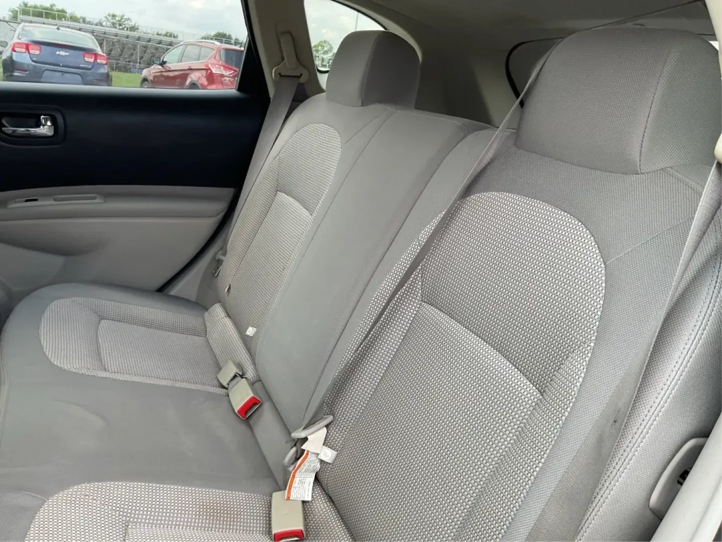 2013 Nissan Rogue SV (JN8AS5MV2DW) with an 2.5L I-4 DOHC engine, Continuously Variable Transmission transmission, located at 1951 S Dayton Lakeview Rd., New Carlisle, OH, 45344, (937) 908-9800, 39.890999, -84.050255 - **Experience Adventure with This 2013 Nissan Rogue SV at Advantage Car and Credit - Piqua!**<br /> <br /> Are you ready to embark on your next road trip or tackle your daily commute with confidence? The 2013 Nissan Rogue SV is perfect for budget-conscious buyers and growing families alike, offering - Photo#10