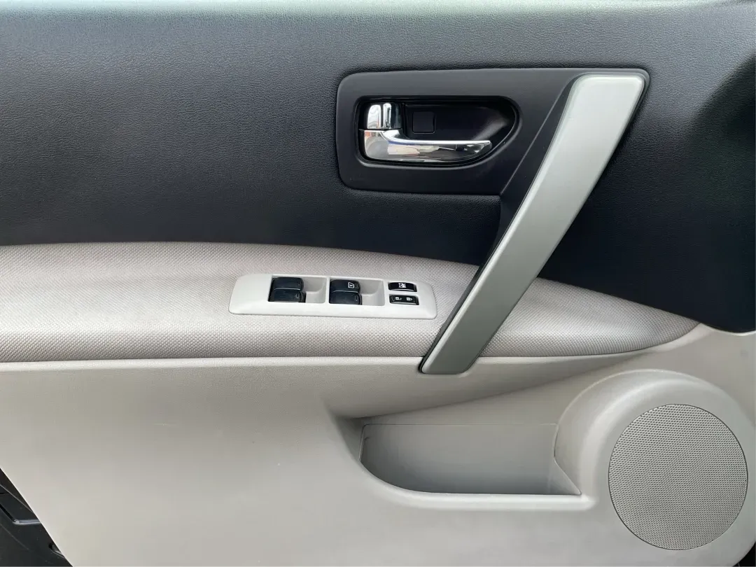 2013 Nissan Rogue SV (JN8AS5MV2DW) with an 2.5L I-4 DOHC engine, Continuously Variable Transmission transmission, located at 1951 S Dayton Lakeview Rd., New Carlisle, OH, 45344, (937) 908-9800, 39.890999, -84.050255 - **Experience Adventure with This 2013 Nissan Rogue SV at Advantage Car and Credit - Piqua!**<br /> <br /> Are you ready to embark on your next road trip or tackle your daily commute with confidence? The 2013 Nissan Rogue SV is perfect for budget-conscious buyers and growing families alike, offering - Photo#18