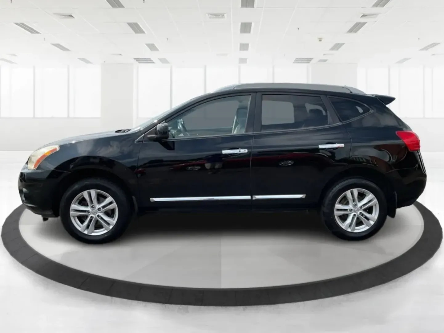 2013 Nissan Rogue SV (JN8AS5MV2DW) with an 2.5L I-4 DOHC engine, located at 8750 N County Rd 25A, Piqua, OH, 45356, (937) 908-9800, 40.164391, -84.232513 - **Experience Adventure with This 2013 Nissan Rogue SV at Advantage Car and Credit - Piqua!**<br /> <br /> Are you ready to embark on your next road trip or tackle your daily commute with confidence? The 2013 Nissan Rogue SV is perfect for budget-conscious buyers and growing families alike, offering - Photo#5