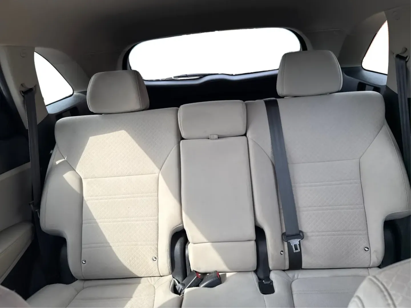 2018 Kia Sorento 2.4L LX (5XYPG4A32JG) with an 2.4L I-4 gasoline direct injection engine, located at 880 E. National Road, Vandalia, OH, 45377, (937) 908-9800, 39.891918, -84.183594 - **Discover the Perfect Family Adventure with the 2018 Kia Sorento at Advantage Car and Credit - Piqua**<br /> <br /> Are you searching for a reliable SUV that seamlessly fits your family's active lifestyle? Look no further! The 2018 Kia Sorento, available now at Advantage Car and Credit in Piqua, OH - Photo#14