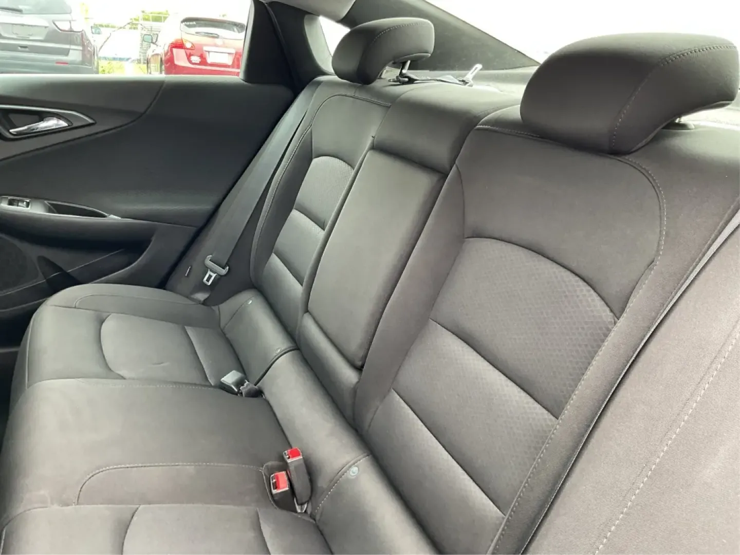 2018 Chevrolet Malibu LT (1G1ZD5ST8JF) with an ECOTEC 1.5L I-4 gasoline direct injection engine, located at 1951 S Dayton Lakeview Rd., New Carlisle, OH, 45344, (937) 908-9800, 39.890999, -84.050255 - **Discover Your Next Adventure with the 2018 Chevrolet Malibu LT at Advantage Car and Credit!**<br /> <br /> Are you ready to elevate your daily commute or family outings with a stylish and reliable sedan? The 2018 Chevrolet Malibu LT is the perfect vehicle for those seeking a balance of comfort, pe - Photo#10