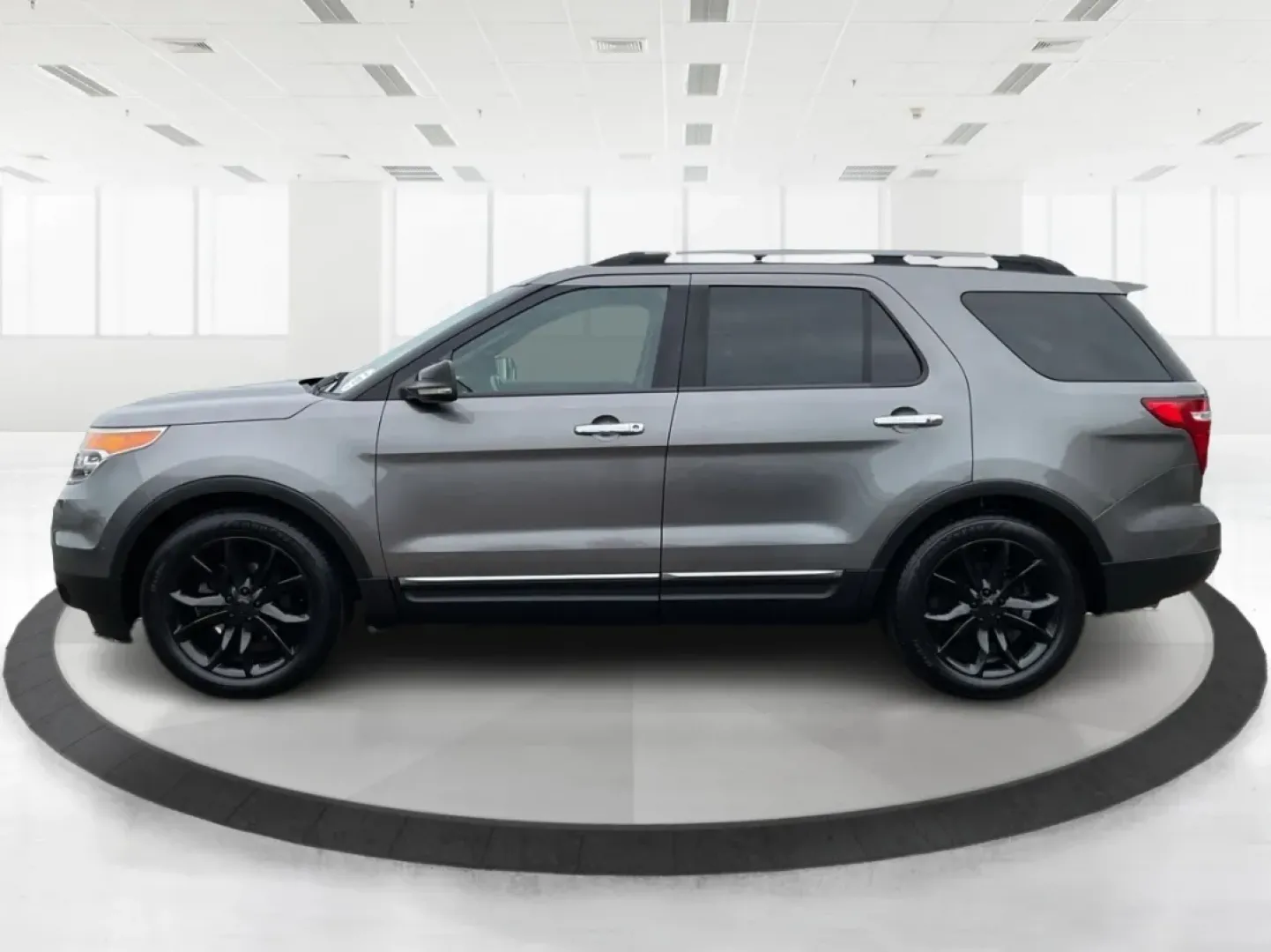 2011 Ford Explorer XLT (1FMHK8D86BG) with an 3.5L V-6 DOHC engine, located at 8750 N County Rd 25A, Piqua, OH, 45356, (937) 908-9800, 40.164391, -84.232513 - **Adventure Awaits: Discover the 2011 Ford Explorer XLT at Advantage Car and Credit Your Local Buy Here Pay Here Dealer!**<br /> <br /> Are you ready to elevate your family adventures or weekend getaways? Look no further than the 2011 Ford Explorer XLT, available now at Advantage Car and Credit in - Photo#5