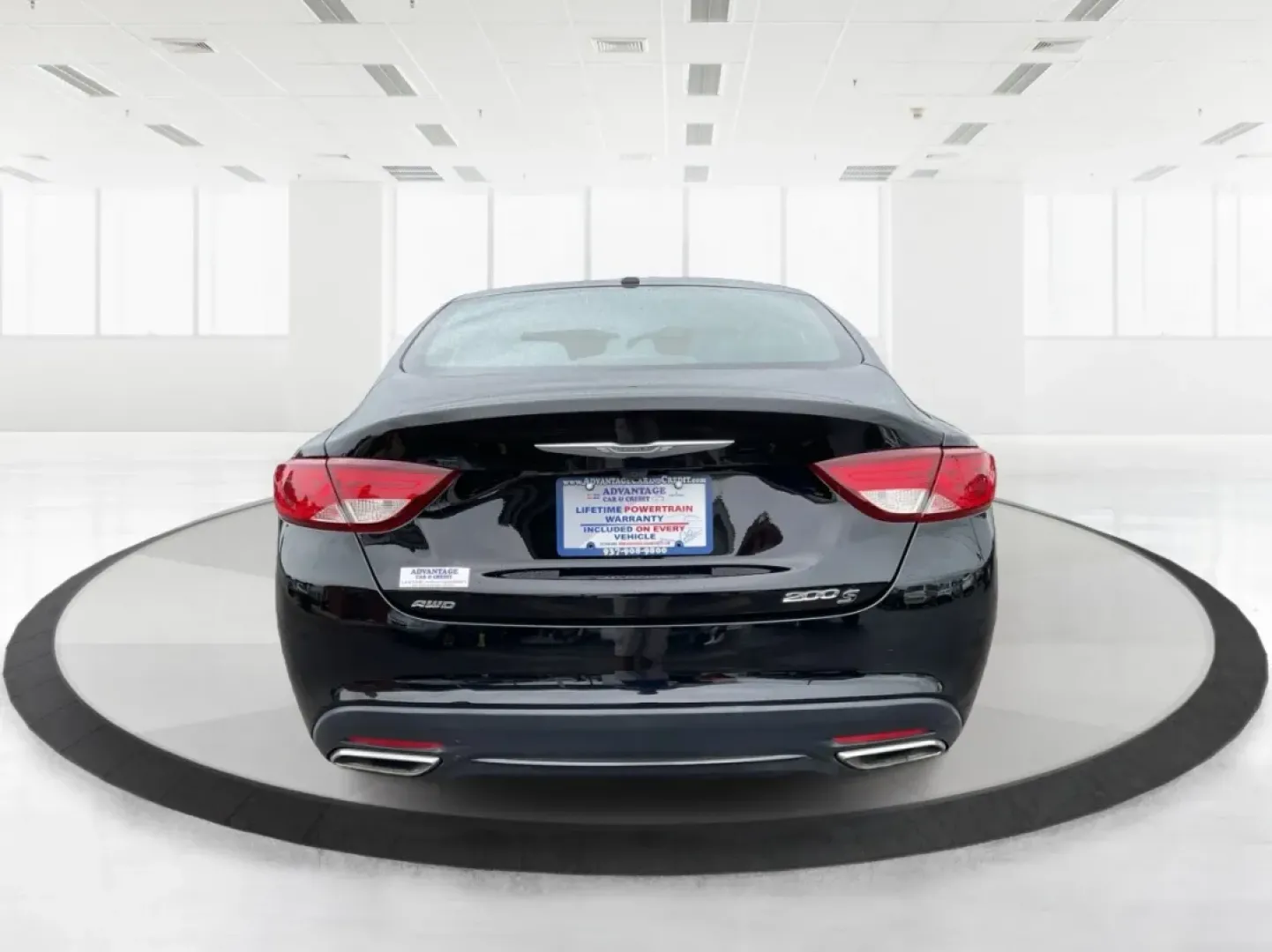 2015 Chrysler 200 S (1C3CCCDG3FN) with an 3.6L V-6 DOHC engine, located at 8750 N County Rd 25A, Piqua, OH, 45356, (937) 908-9800, 40.164391, -84.232513 - **Elevate Your Daily Drive with the 2015 Chrysler 200 S!**<br /> <br /> Are you seeking a reliable and stylish sedan that seamlessly fits into your busy lifestyle? Look no further than the stunning 2015 Chrysler 200 S available at Advantage Car and Credit - Piqua. Perfect for daily commutes, family - Photo#3