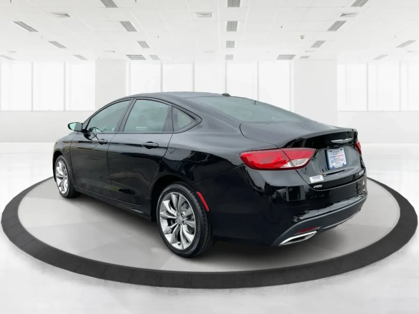 2015 Chrysler 200 S (1C3CCCDG3FN) with an 3.6L V-6 DOHC engine, located at 8750 N County Rd 25A, Piqua, OH, 45356, (937) 908-9800, 40.164391, -84.232513 - **Elevate Your Daily Drive with the 2015 Chrysler 200 S!**<br /> <br /> Are you seeking a reliable and stylish sedan that seamlessly fits into your busy lifestyle? Look no further than the stunning 2015 Chrysler 200 S available at Advantage Car and Credit - Piqua. Perfect for daily commutes, family - Photo#4