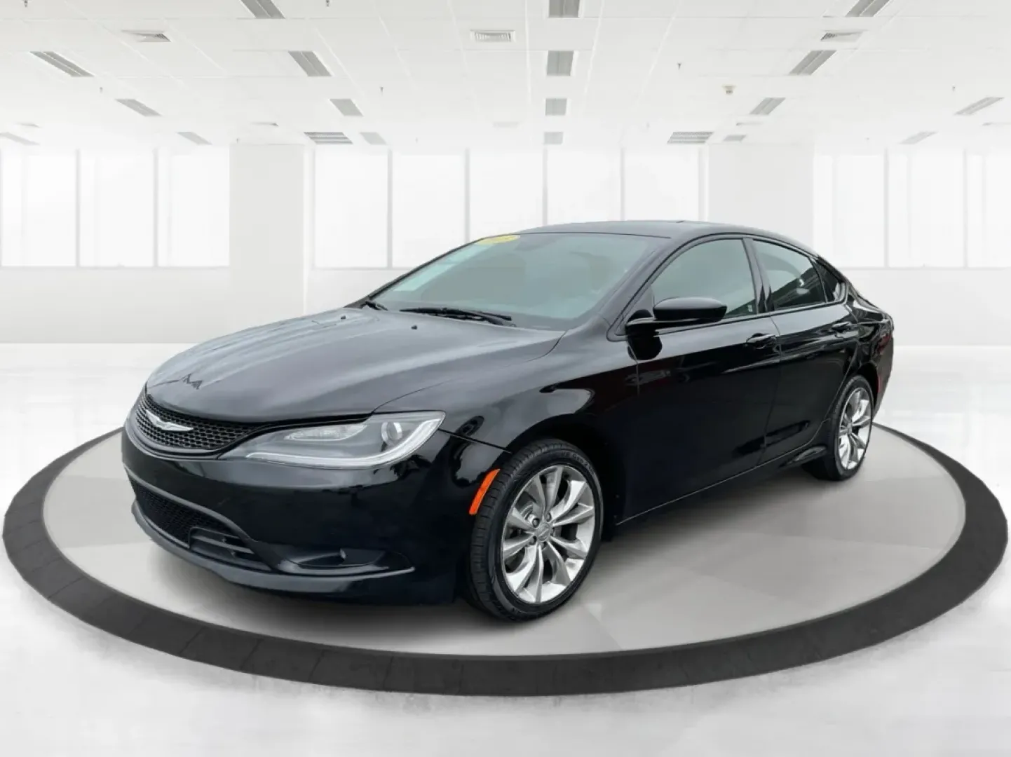 2015 Chrysler 200 S (1C3CCCDG3FN) with an 3.6L V-6 DOHC engine, located at 8750 N County Rd 25A, Piqua, OH, 45356, (937) 908-9800, 40.164391, -84.232513 - **Elevate Your Daily Drive with the 2015 Chrysler 200 S!**<br /> <br /> Are you seeking a reliable and stylish sedan that seamlessly fits into your busy lifestyle? Look no further than the stunning 2015 Chrysler 200 S available at Advantage Car and Credit - Piqua. Perfect for daily commutes, family - Photo#8