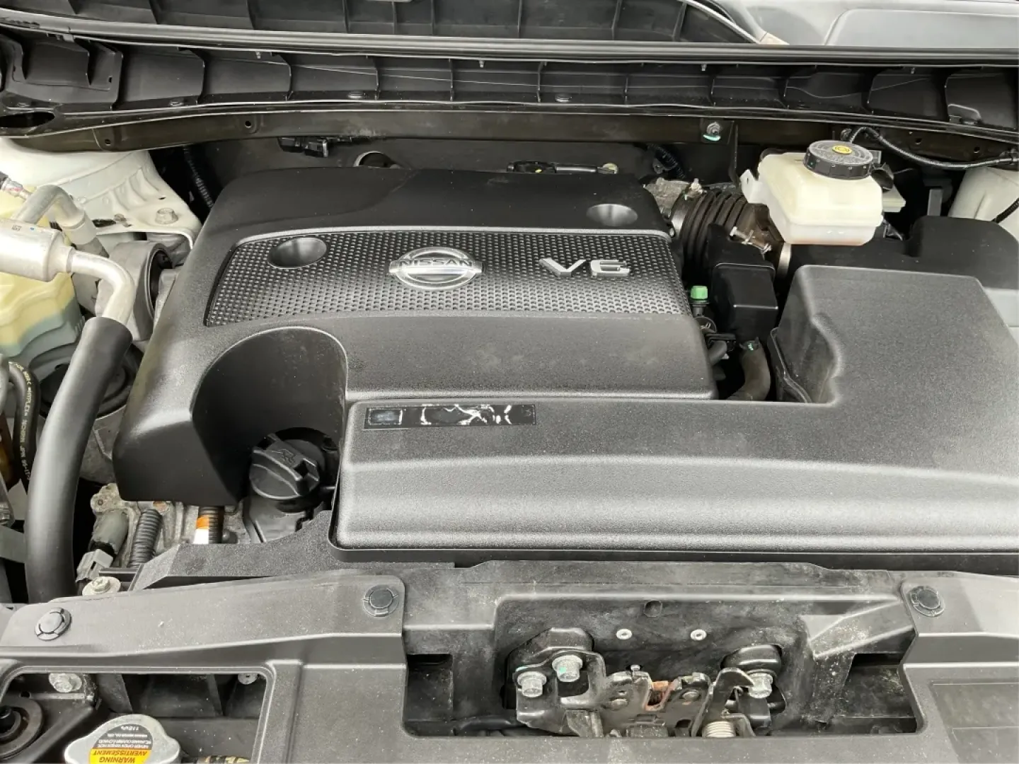 2015 Nissan Murano SL (5N1AZ2MH1FN) with an 3.5L V-6 DOHC engine, located at 8750 N County Rd 25A, Piqua, OH, 45356, (937) 908-9800, 40.164391, -84.232513 - **Elevate Your Everyday Adventures with the 2015 Nissan Murano SL at Advantage Car and Credit - Piqua!**<br /> <br /> Are you looking for a versatile vehicle that can seamlessly transition from family outings to weekend getaways? The 2015 Nissan Murano SL is the perfect companion for your everyday a - Photo#11