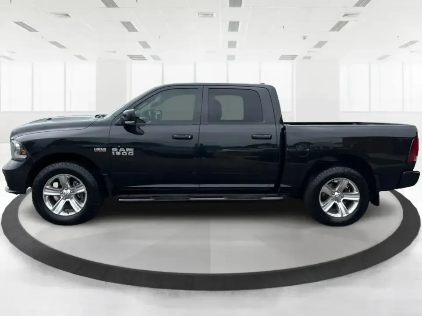 2016 Ram 1500 Sport (1C6RR7MT2GS) with an 5.7L V8 OHV 16V engine, 6A transmission, located at 4508 South Dixie Dr, Moraine, OH, 45439, (937) 908-9800, 39.689976, -84.218452 - **Unleash Your Adventurous Spirit with the 2016 Ram 1500 Sport!**<br /> <br /> Are you ready to elevate your driving experience? Whether you're navigating the daily grind of your commute, transporting the kids to soccer practice, or gearing up for a weekend adventure, the 2016 Ram 1500 Sport is desi - Photo#5
