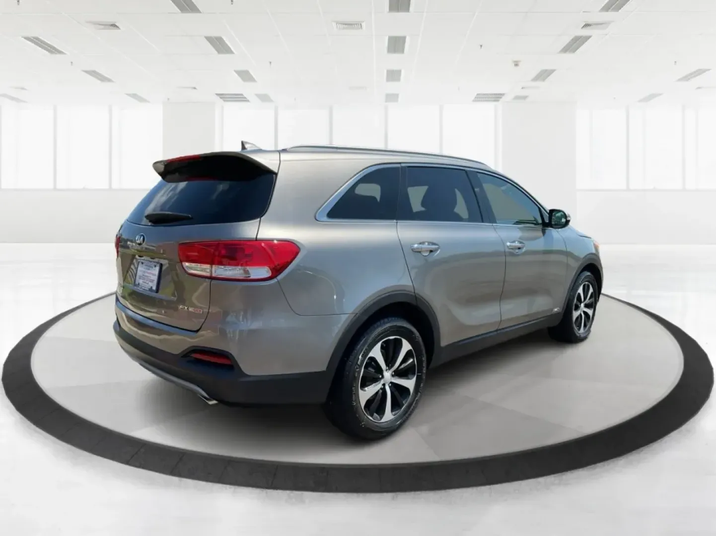 2016 Kia Sorento 2.0T EX (5XYPHDA16GG) with an 2L I-4 gasoline direct injection engine, located at 4508 South Dixie Dr, Moraine, OH, 45439, (937) 908-9800, 39.689976, -84.218452 - **Adventure Awaits with the 2016 Kia Sorento - Your Ideal Family SUV!**<br /> <br /> Are you searching for the perfect blend of comfort, style, and versatility for your family adventures? Look no further than the 2016 Kia Sorento, now available at Advantage Car and Credit in Moraine, OH. This SUV is - Photo#2