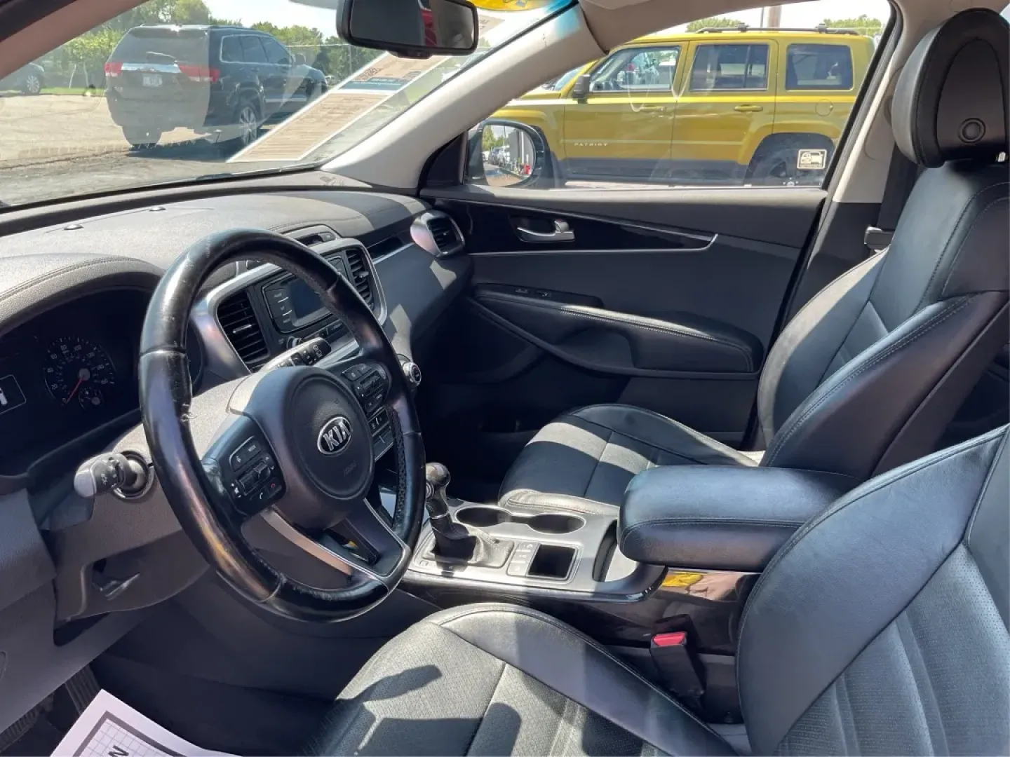 2016 Kia Sorento 2.0T EX (5XYPHDA16GG) with an 2L I-4 gasoline direct injection engine, located at 4508 South Dixie Dr, Moraine, OH, 45439, (937) 908-9800, 39.689976, -84.218452 - **Adventure Awaits with the 2016 Kia Sorento - Your Ideal Family SUV!**<br /> <br /> Are you searching for the perfect blend of comfort, style, and versatility for your family adventures? Look no further than the 2016 Kia Sorento, now available at Advantage Car and Credit in Moraine, OH. This SUV is - Photo#9
