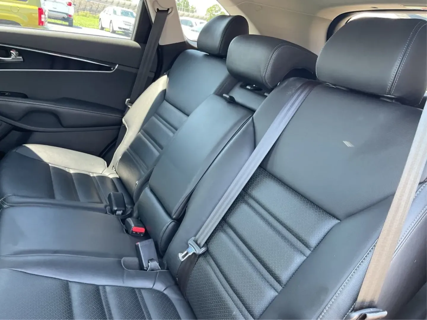 2016 Kia Sorento 2.0T EX (5XYPHDA16GG) with an 2L I-4 gasoline direct injection engine, located at 4508 South Dixie Dr, Moraine, OH, 45439, (937) 908-9800, 39.689976, -84.218452 - **Adventure Awaits with the 2016 Kia Sorento - Your Ideal Family SUV!**<br /> <br /> Are you searching for the perfect blend of comfort, style, and versatility for your family adventures? Look no further than the 2016 Kia Sorento, now available at Advantage Car and Credit in Moraine, OH. This SUV is - Photo#10
