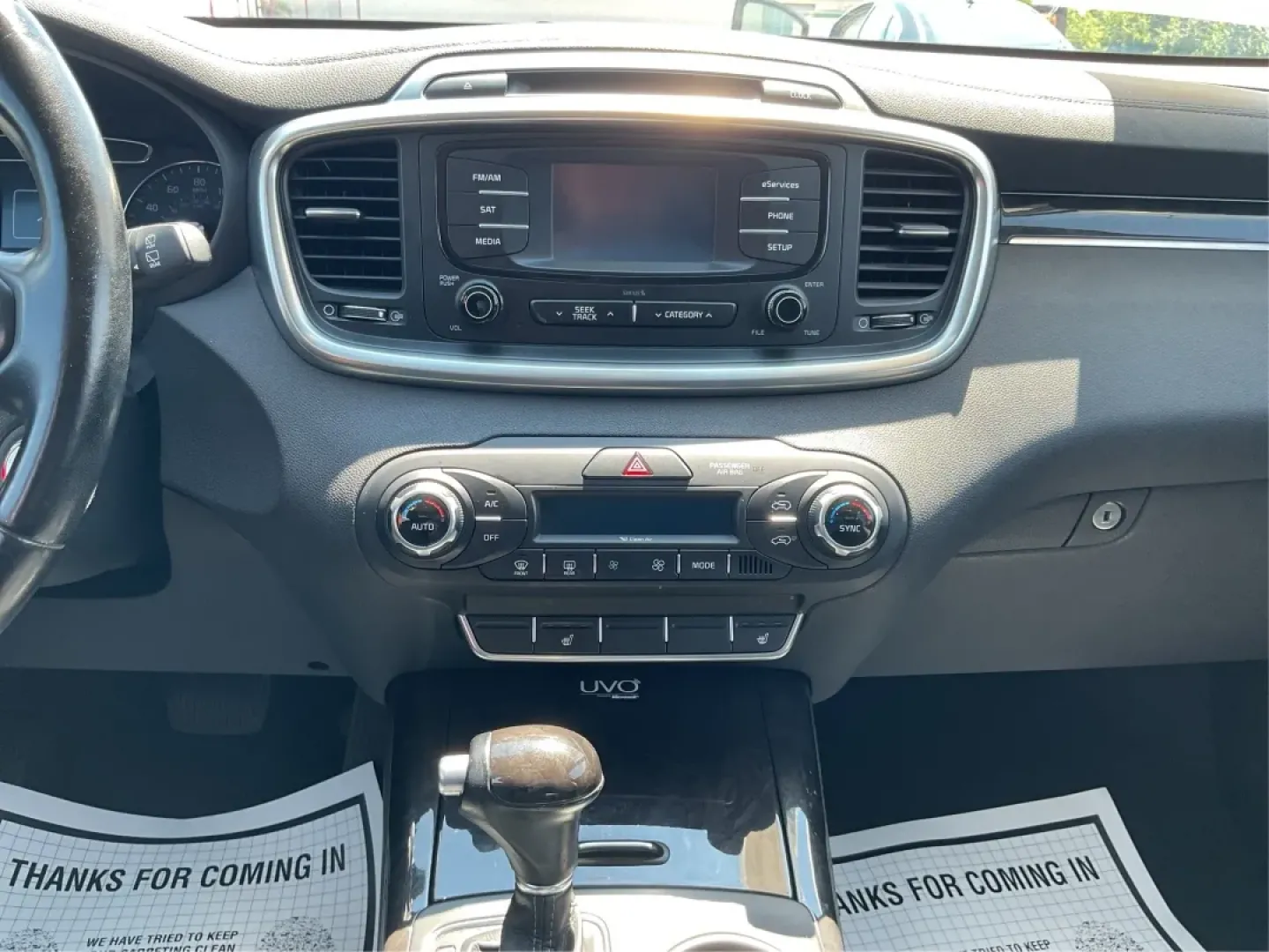 2016 Kia Sorento 2.0T EX (5XYPHDA16GG) with an 2L I-4 gasoline direct injection engine, located at 4508 South Dixie Dr, Moraine, OH, 45439, (937) 908-9800, 39.689976, -84.218452 - **Adventure Awaits with the 2016 Kia Sorento - Your Ideal Family SUV!**<br /> <br /> Are you searching for the perfect blend of comfort, style, and versatility for your family adventures? Look no further than the 2016 Kia Sorento, now available at Advantage Car and Credit in Moraine, OH. This SUV is - Photo#12