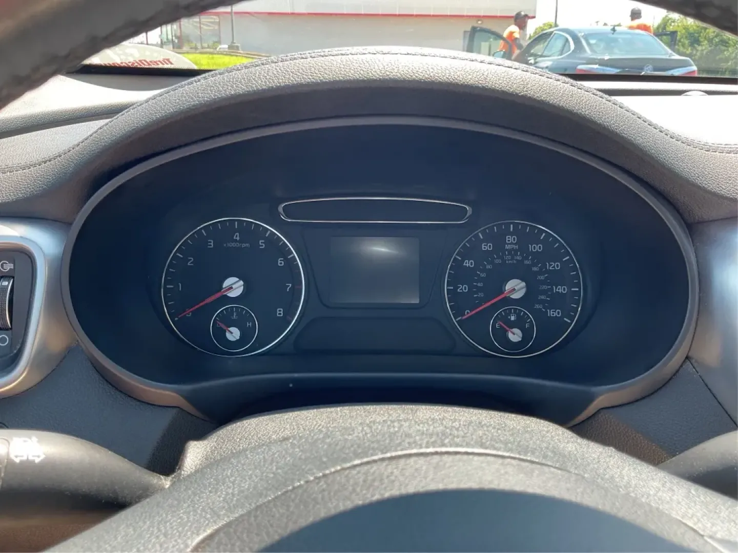 2016 Kia Sorento 2.0T EX (5XYPHDA16GG) with an 2L I-4 gasoline direct injection engine, located at 4508 South Dixie Dr, Moraine, OH, 45439, (937) 908-9800, 39.689976, -84.218452 - **Adventure Awaits with the 2016 Kia Sorento - Your Ideal Family SUV!**<br /> <br /> Are you searching for the perfect blend of comfort, style, and versatility for your family adventures? Look no further than the 2016 Kia Sorento, now available at Advantage Car and Credit in Moraine, OH. This SUV is - Photo#14