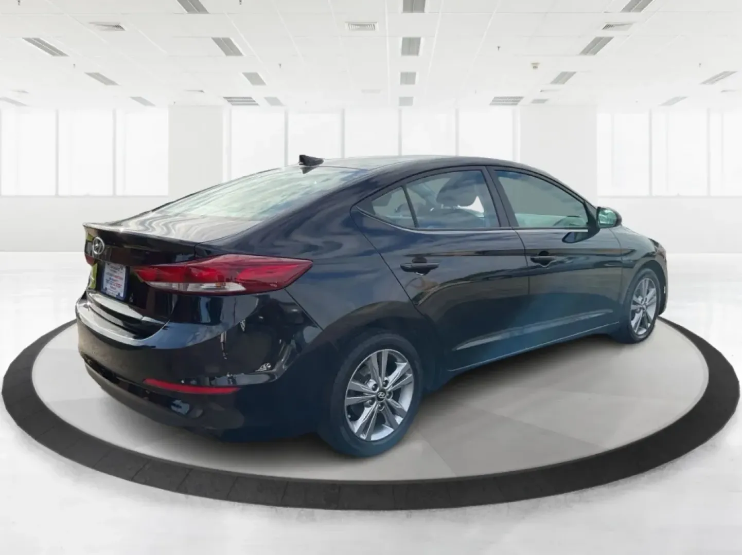 2018 Hyundai Elantra Value Edition (KMHD84LF2JU) with an Nu 2L I-4 DOHC engine, located at 4508 South Dixie Dr, Moraine, OH, 45439, (937) 908-9800, 39.689976, -84.218452 - Get ready to elevate your daily commute or weekend adventures with the stunning 2018 Hyundai Elantra Value Edition, available now at Advantage Car and Credit in Moraine, OH! Ideal for budget-conscious buyers seeking reliability and style, this sedan stands out with its sleek Black Diamond exterior a - Photo#2