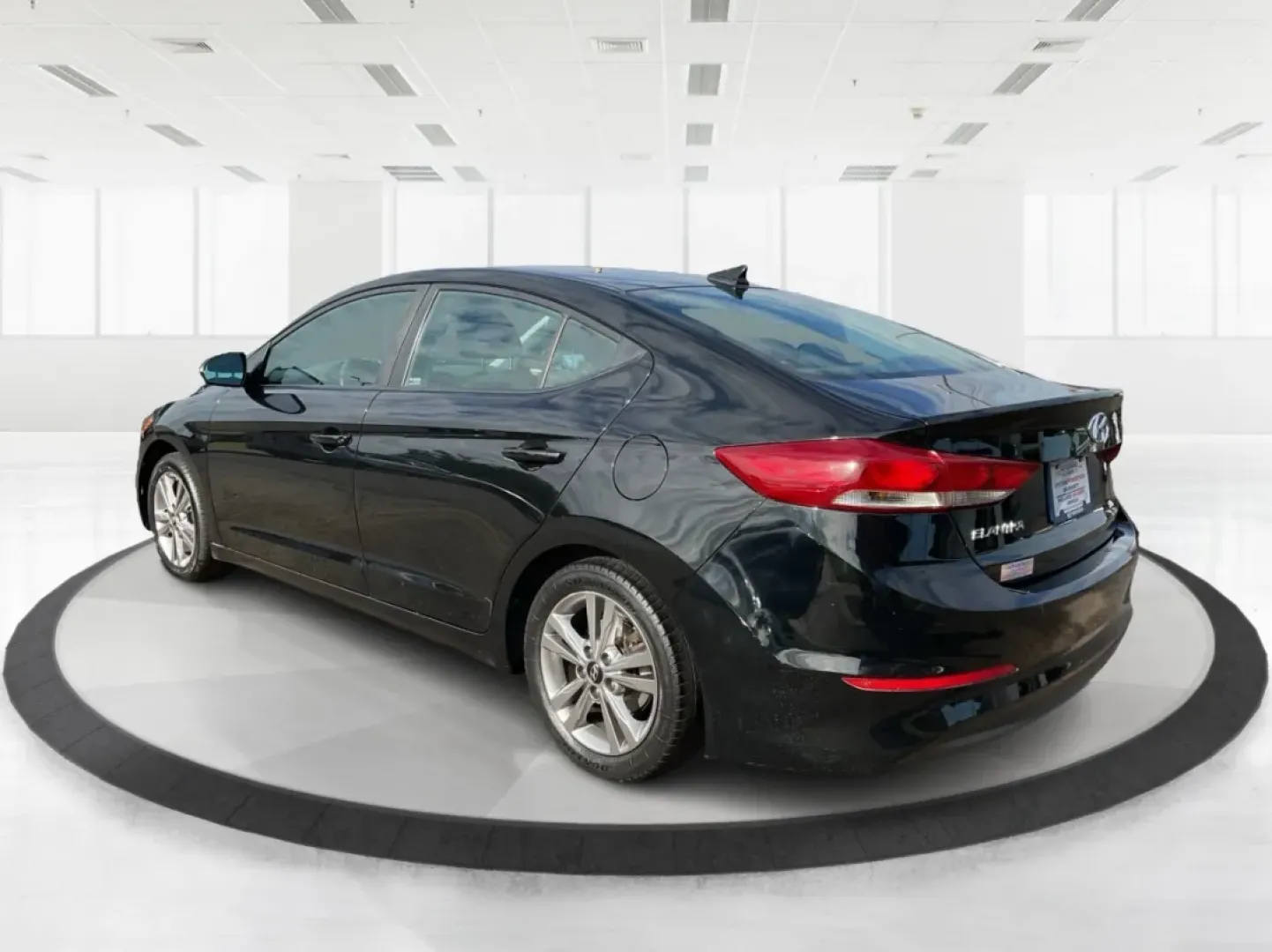 2018 Hyundai Elantra Value Edition (KMHD84LF2JU) with an Nu 2L I-4 DOHC engine, located at 4508 South Dixie Dr, Moraine, OH, 45439, (937) 908-9800, 39.689976, -84.218452 - Get ready to elevate your daily commute or weekend adventures with the stunning 2018 Hyundai Elantra Value Edition, available now at Advantage Car and Credit in Moraine, OH! Ideal for budget-conscious buyers seeking reliability and style, this sedan stands out with its sleek Black Diamond exterior a - Photo#4
