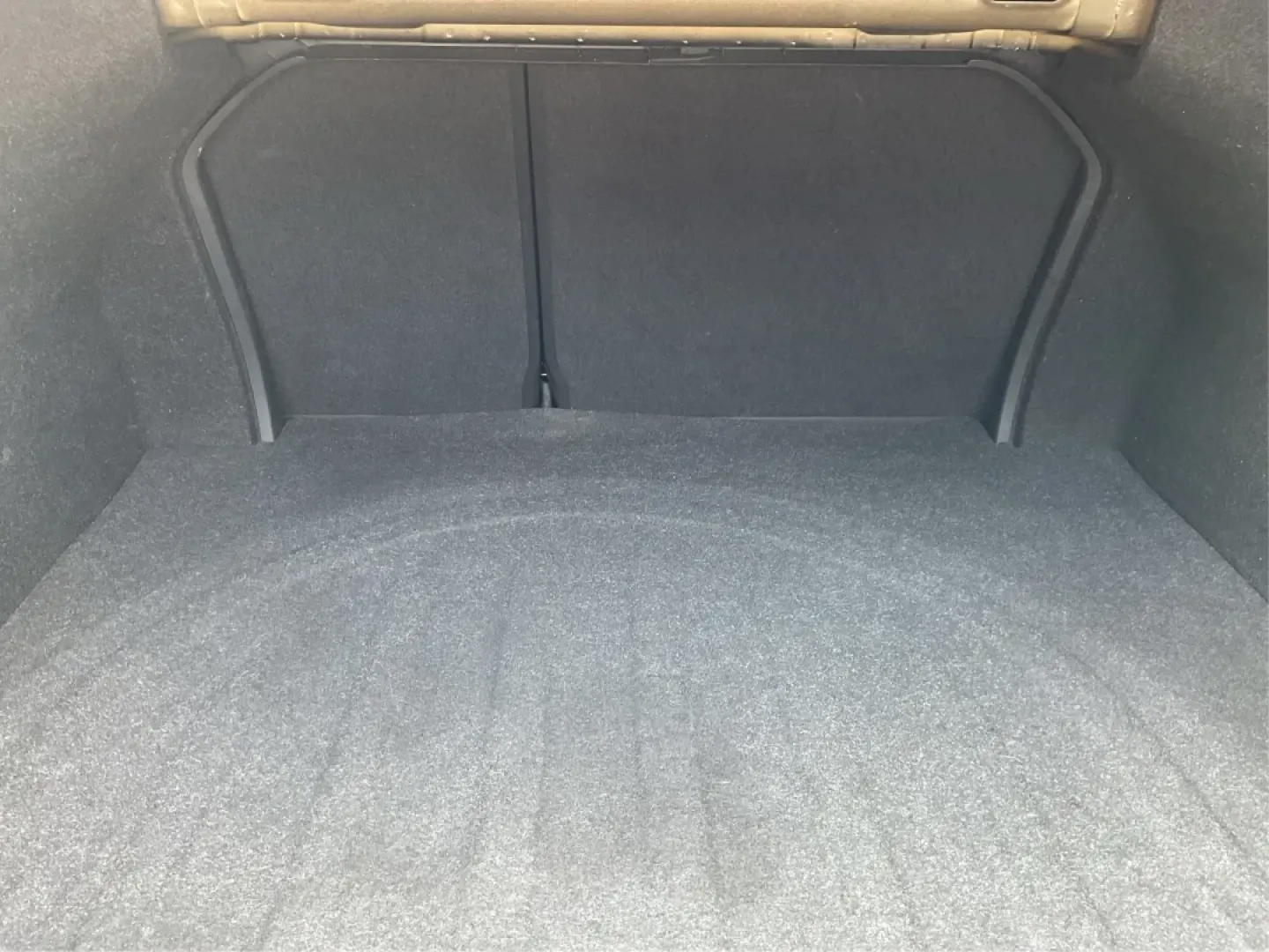 2018 Hyundai Elantra Value Edition (KMHD84LF2JU) with an Nu 2L I-4 DOHC engine, located at 4508 South Dixie Dr, Moraine, OH, 45439, (937) 908-9800, 39.689976, -84.218452 - Get ready to elevate your daily commute or weekend adventures with the stunning 2018 Hyundai Elantra Value Edition, available now at Advantage Car and Credit in Moraine, OH! Ideal for budget-conscious buyers seeking reliability and style, this sedan stands out with its sleek Black Diamond exterior a - Photo#12