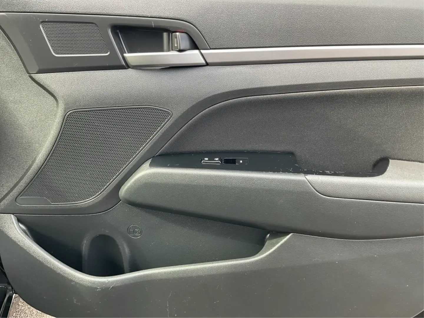 2018 Hyundai Elantra Value Edition (KMHD84LF2JU) with an Nu 2L I-4 DOHC engine, located at 4508 South Dixie Dr, Moraine, OH, 45439, (937) 908-9800, 39.689976, -84.218452 - Get ready to elevate your daily commute or weekend adventures with the stunning 2018 Hyundai Elantra Value Edition, available now at Advantage Car and Credit in Moraine, OH! Ideal for budget-conscious buyers seeking reliability and style, this sedan stands out with its sleek Black Diamond exterior a - Photo#18