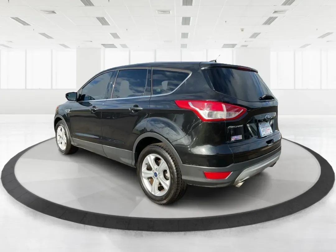 2015 Ford Escape SE (1FMCU0G76FU) with an Other engine, located at 4508 South Dixie Dr, Moraine, OH, 45439, (937) 908-9800, 39.689976, -84.218452 - 2015 Ford Escape SE - Photo#4