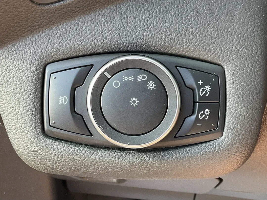 2015 Ford Escape SE (1FMCU0G76FU) with an Other engine, located at 4508 South Dixie Dr, Moraine, OH, 45439, (937) 908-9800, 39.689976, -84.218452 - 2015 Ford Escape SE - Photo#17