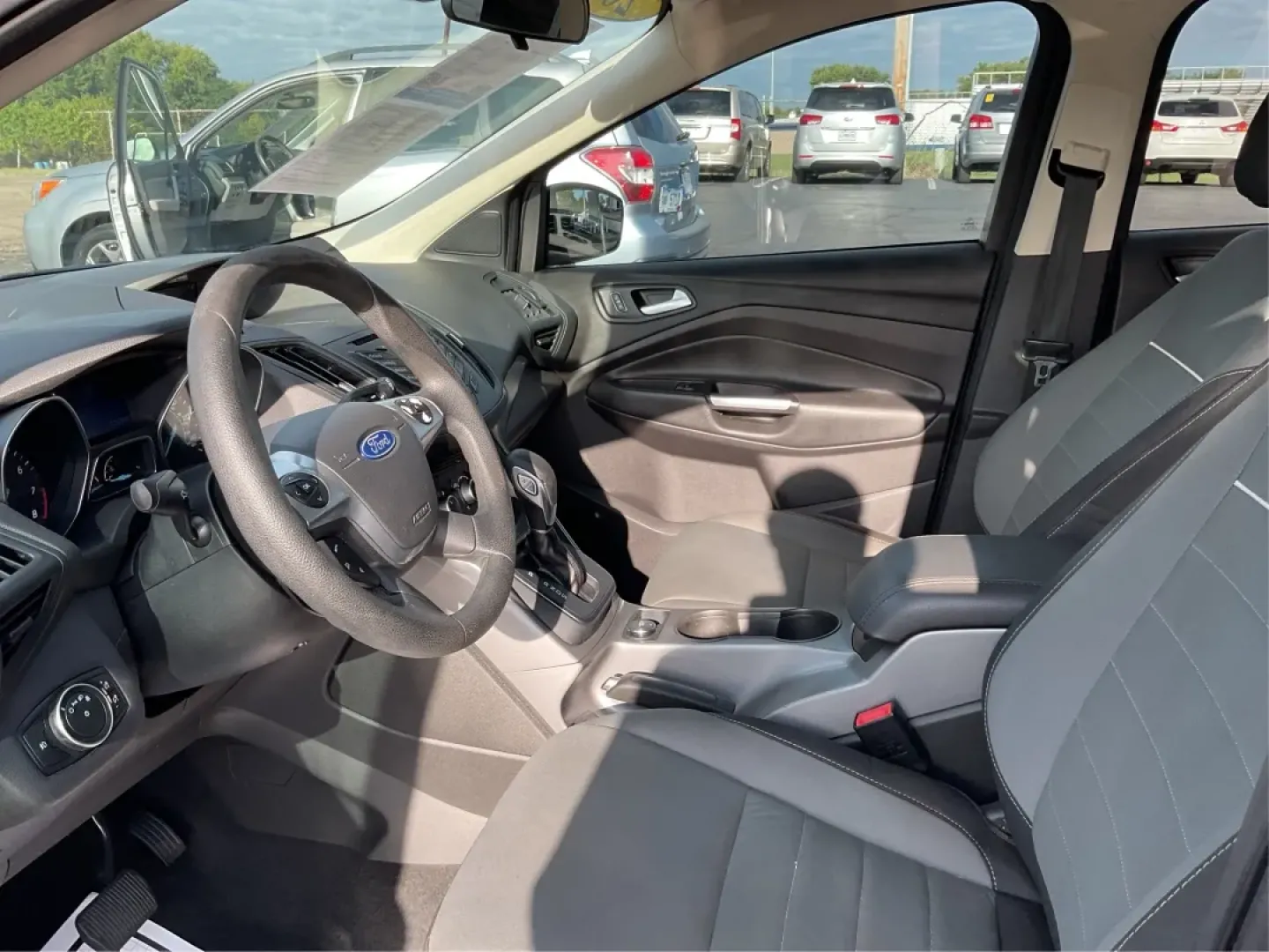 2015 Ford Escape SE (1FMCU0G76FU) with an Other engine, located at 8750 N County Rd 25A, Piqua, OH, 45356, (937) 908-9800, 40.164391, -84.232513 - **Discover the Ultimate Family Adventure Vehicle: 2015 Ford Escape SE at Advantage Car and Credit - Piqua**<br /> <br /> Are you ready to elevate your family road trips or weekend adventures? The 2015 Ford Escape SE offers the perfect blend of style, comfort, and utility to meet the demands of an ac - Photo#9