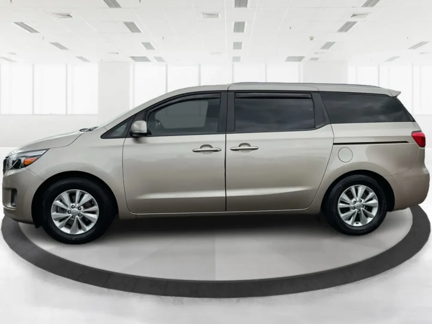 2016 Kia Sedona LX (KNDMB5C17G6) with an Lambda 3.3L V-6 gasoline direct injection engine, located at 1230 East Main St, Xenia, OH, 45385, (937) 908-9800, 39.688026, -83.910172 - Looking for the perfect family vehicle that combines comfort, reliability, and modern features? Look no further than the 2016 Kia Sedona LX, available now at Advantage Car and Credit in Xenia, OH. Ideal for growing families or anyone who needs extra cargo space, this passenger van is designed to mak - Photo#5