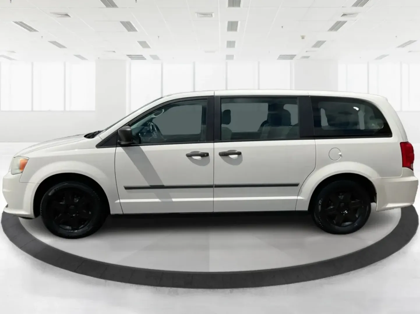 2012 Dodge Grand Caravan SE/AVP (2C4RDGBG2CR) with an 3.6L V-6 DOHC engine, located at 1230 East Main St, Xenia, OH, 45385, (937) 908-9800, 39.688026, -83.910172 - Explore your next adventure with the 2012 Dodge Grand Caravan SE/AVP, expertly designed for growing families and those who love to travel. With ample room for passengers and cargo, this versatile passenger van stands out as an ideal choice for weekend getaways or daily commutes. Whether you're shutt - Photo#5