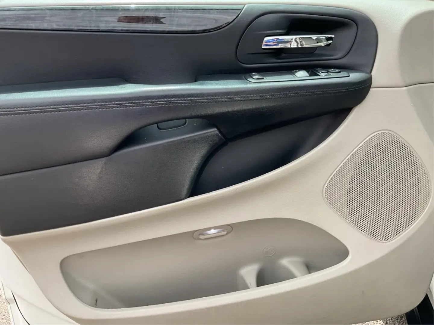 2012 Dodge Grand Caravan SE/AVP (2C4RDGBG2CR) with an 3.6L V-6 DOHC engine, located at 401 Woodman Dr, Riverside, OH, 45431, (937) 908-9800, 39.760899, -84.123421 - Explore your next adventure with the 2012 Dodge Grand Caravan SE/AVP, expertly designed for growing families and those who love to travel. With ample room for passengers and cargo, this versatile passenger van stands out as an ideal choice for weekend getaways or daily commutes. Whether you're shutt - Photo#18
