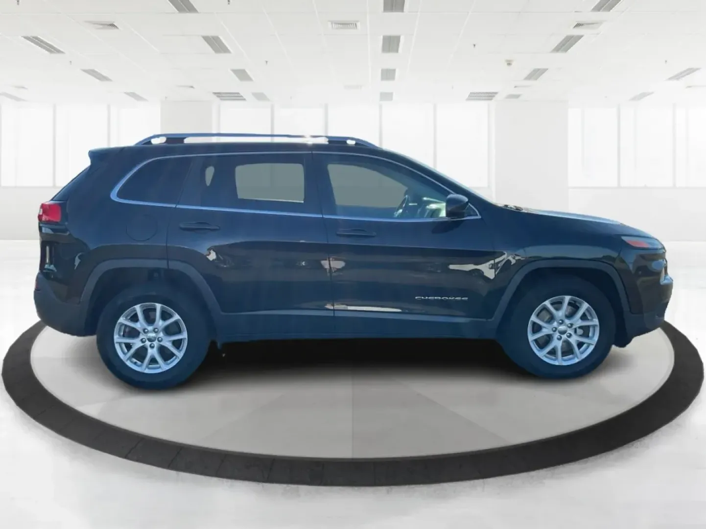 2015 Jeep Cherokee Latitude (1C4PJMCS3FW) with an Other engine, located at 4508 South Dixie Dr, Moraine, OH, 45439, (937) 908-9800, 39.689976, -84.218452 - **Adventure Awaits with Your New 2015 Jeep Cherokee Latitude at Advantage Car and Credit - Moraine!**<br /> <br /> Are you ready to elevate your lifestyle with a versatile vehicle designed for both urban driving and weekend escapades? Look no further than the stunning 2015 Jeep Cherokee Latitude, av - Photo#1