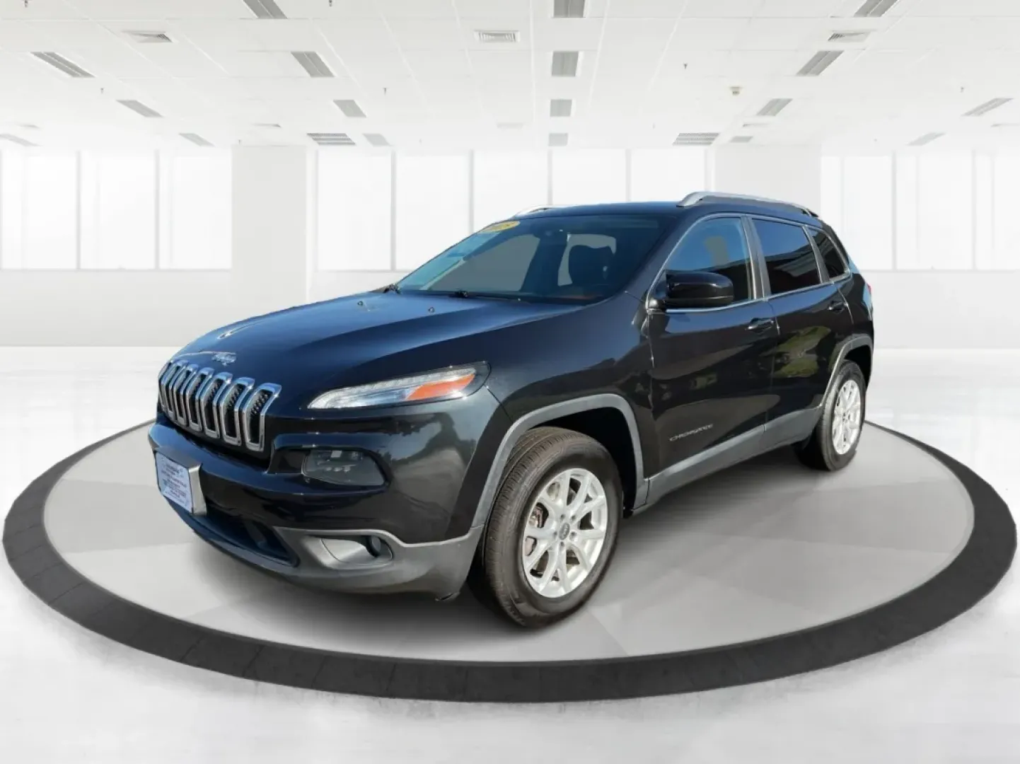 2015 Jeep Cherokee Latitude (1C4PJMCS3FW) with an Other engine, located at 4508 South Dixie Dr, Moraine, OH, 45439, (937) 908-9800, 39.689976, -84.218452 - **Adventure Awaits with Your New 2015 Jeep Cherokee Latitude at Advantage Car and Credit - Moraine!**<br /> <br /> Are you ready to elevate your lifestyle with a versatile vehicle designed for both urban driving and weekend escapades? Look no further than the stunning 2015 Jeep Cherokee Latitude, av - Photo#8
