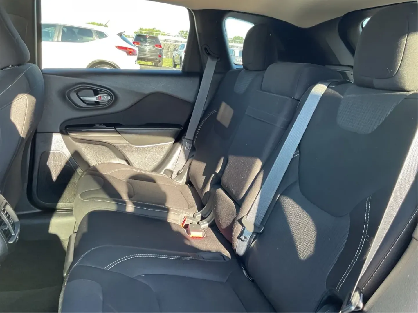 2015 Jeep Cherokee Latitude (1C4PJMCS3FW) with an Other engine, located at 4508 South Dixie Dr, Moraine, OH, 45439, (937) 908-9800, 39.689976, -84.218452 - **Adventure Awaits with Your New 2015 Jeep Cherokee Latitude at Advantage Car and Credit - Moraine!**<br /> <br /> Are you ready to elevate your lifestyle with a versatile vehicle designed for both urban driving and weekend escapades? Look no further than the stunning 2015 Jeep Cherokee Latitude, av - Photo#10