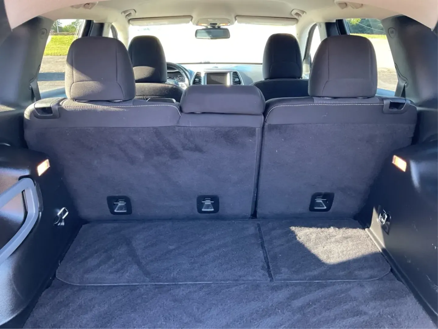 2015 Jeep Cherokee Latitude (1C4PJMCS3FW) with an Other engine, located at 4508 South Dixie Dr, Moraine, OH, 45439, (937) 908-9800, 39.689976, -84.218452 - **Adventure Awaits with Your New 2015 Jeep Cherokee Latitude at Advantage Car and Credit - Moraine!**<br /> <br /> Are you ready to elevate your lifestyle with a versatile vehicle designed for both urban driving and weekend escapades? Look no further than the stunning 2015 Jeep Cherokee Latitude, av - Photo#12