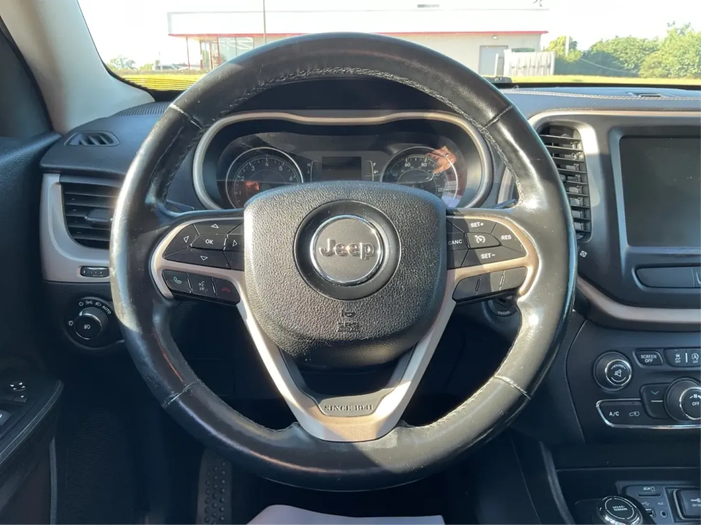 2015 Jeep Cherokee Latitude (1C4PJMCS3FW) with an Other engine, located at 4508 South Dixie Dr, Moraine, OH, 45439, (937) 908-9800, 39.689976, -84.218452 - **Adventure Awaits with Your New 2015 Jeep Cherokee Latitude at Advantage Car and Credit - Moraine!**<br /> <br /> Are you ready to elevate your lifestyle with a versatile vehicle designed for both urban driving and weekend escapades? Look no further than the stunning 2015 Jeep Cherokee Latitude, av - Photo#16