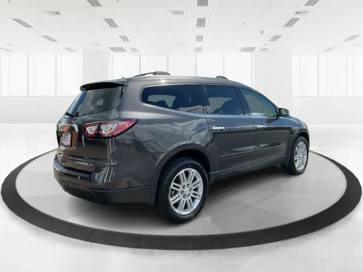 2015 Chevrolet Traverse 1LT (1GNKVGKD5FJ) with an 3.6L V-6 gasoline direct injection engine, located at 8750 N County Rd 25A, Piqua, OH, 45356, (937) 908-9800, 40.164391, -84.232513 - ### 2015 Chevrolet Traverse 1LT: Your Family's Adventure Ready Vehicle!<br /> <br /> Are you ready to elevate your family adventures or tackle daily commutes with ease? The 2015 Chevrolet Traverse 1LT is here to meet all your needs! This spacious and versatile SUV is perfect for growing families, id - Photo#2