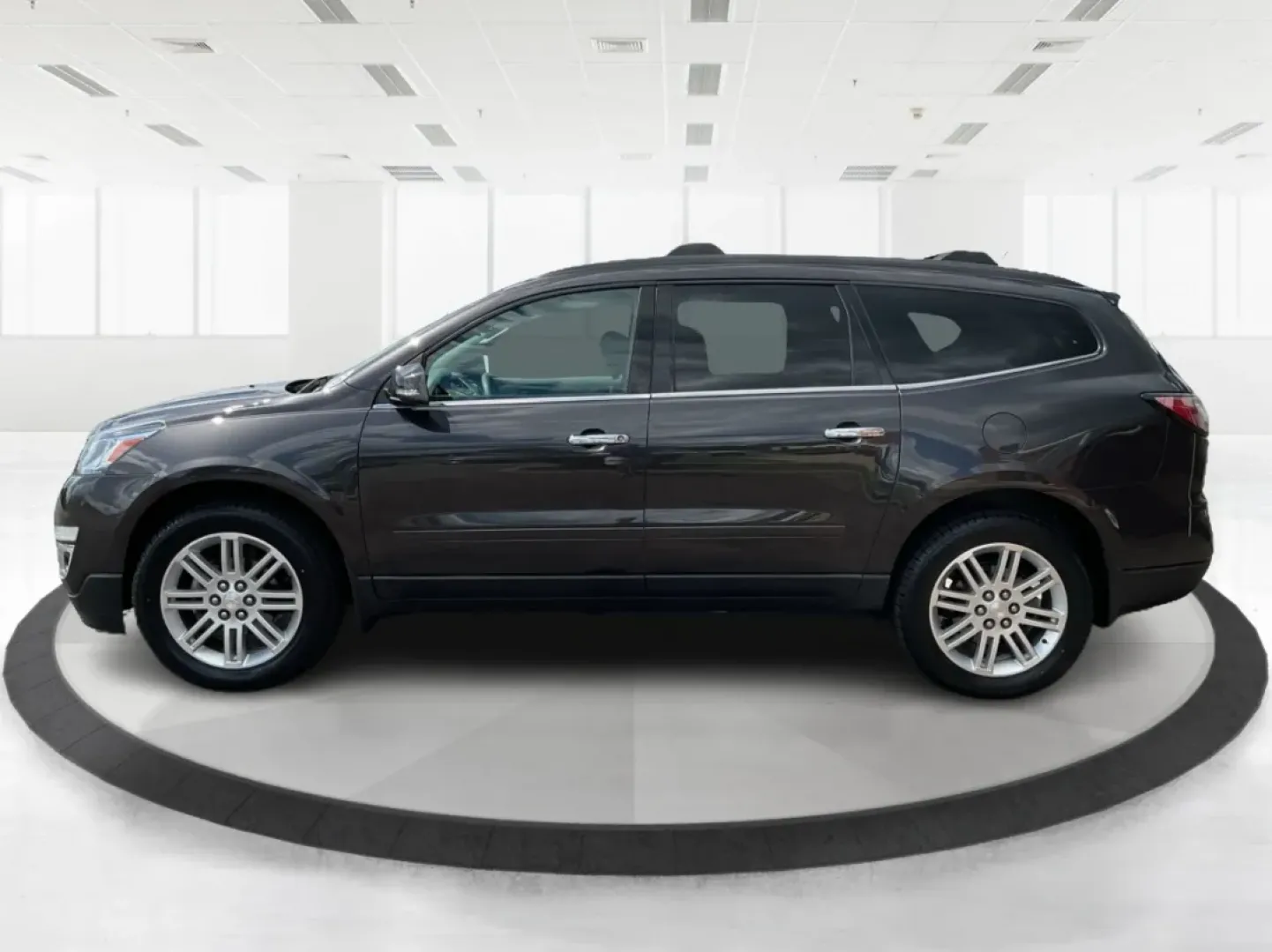 2015 Chevrolet Traverse 1LT (1GNKVGKD5FJ) with an 3.6L V-6 gasoline direct injection engine, located at 8750 N County Rd 25A, Piqua, OH, 45356, (937) 908-9800, 40.164391, -84.232513 - ### 2015 Chevrolet Traverse 1LT: Your Family's Adventure Ready Vehicle!<br /> <br /> Are you ready to elevate your family adventures or tackle daily commutes with ease? The 2015 Chevrolet Traverse 1LT is here to meet all your needs! This spacious and versatile SUV is perfect for growing families, id - Photo#5