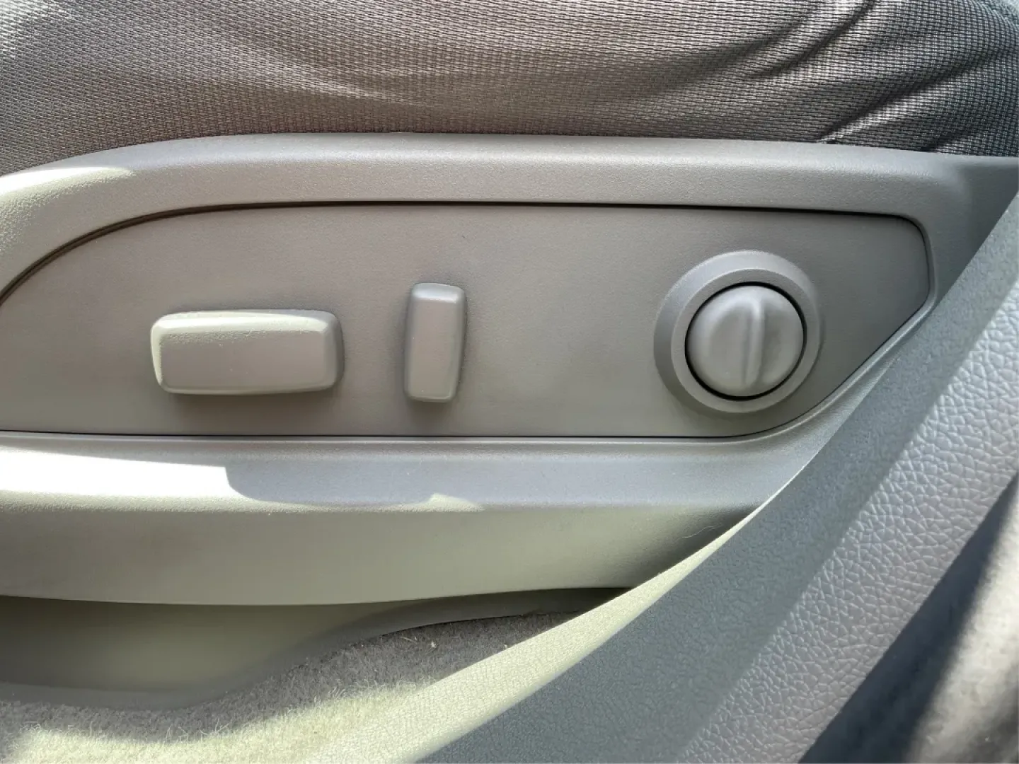 2015 Chevrolet Traverse 1LT (1GNKVGKD5FJ) with an 3.6L V-6 gasoline direct injection engine, located at 8750 N County Rd 25A, Piqua, OH, 45356, (937) 908-9800, 40.164391, -84.232513 - ### 2015 Chevrolet Traverse 1LT: Your Family's Adventure Ready Vehicle!<br /> <br /> Are you ready to elevate your family adventures or tackle daily commutes with ease? The 2015 Chevrolet Traverse 1LT is here to meet all your needs! This spacious and versatile SUV is perfect for growing families, id - Photo#18