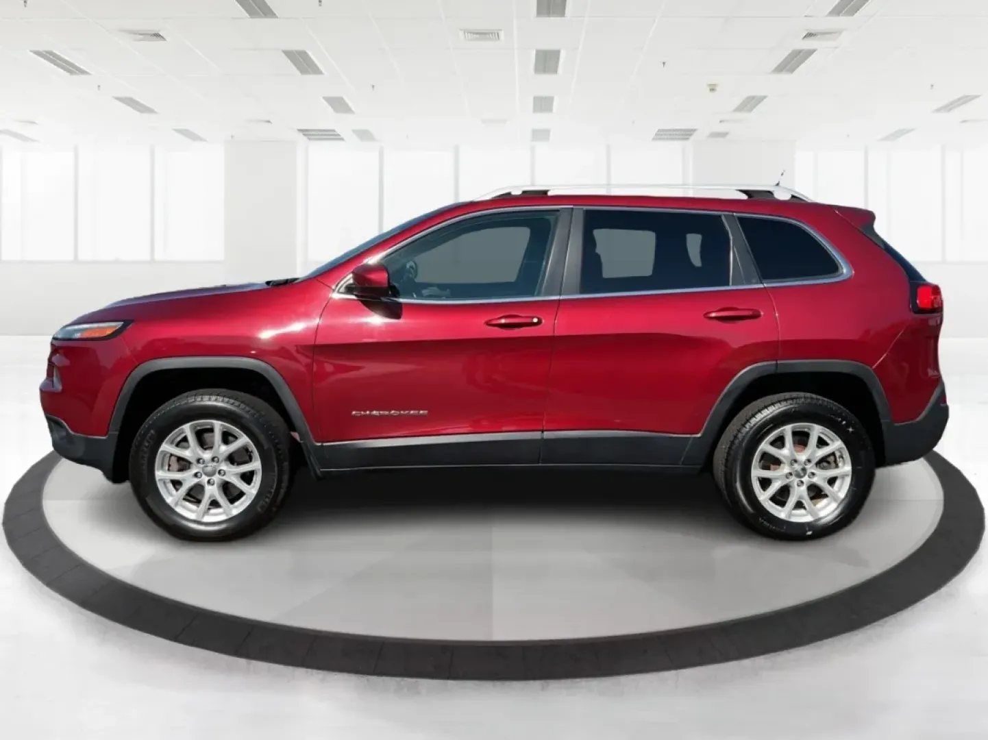 2014 Jeep Cherokee Latitude (1C4PJMCS0EW) with an Other engine, located at 1951 S Dayton Lakeview Rd., New Carlisle, OH, 45344, (937) 908-9800, 39.890999, -84.050255 - Embrace adventure and comfort with this 2014 Jeep Cherokee Latitude, perfect for families, outdoor enthusiasts, or anyone looking to elevate their daily commute. With its blend of robust capability and stylish design, this crossover is an ideal companion for weekend getaways or daily drives around N - Photo#5