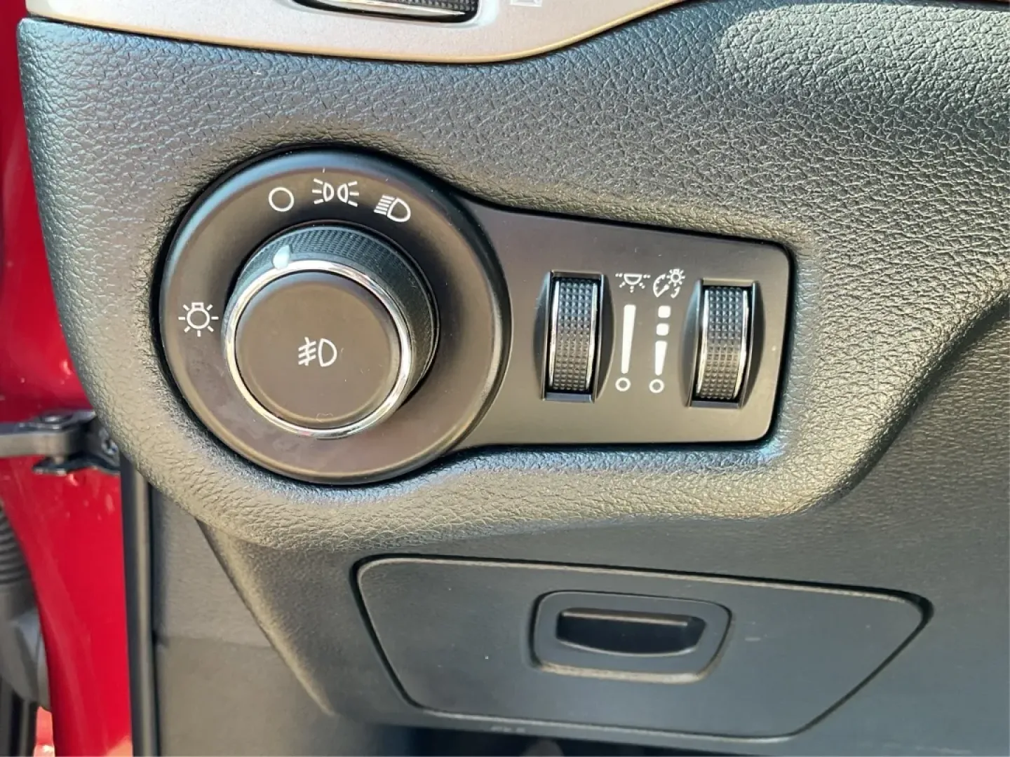 2014 Jeep Cherokee Latitude (1C4PJMCS0EW) with an Other engine, located at 1951 S Dayton Lakeview Rd., New Carlisle, OH, 45344, (937) 908-9800, 39.890999, -84.050255 - Embrace adventure and comfort with this 2014 Jeep Cherokee Latitude, perfect for families, outdoor enthusiasts, or anyone looking to elevate their daily commute. With its blend of robust capability and stylish design, this crossover is an ideal companion for weekend getaways or daily drives around N - Photo#17