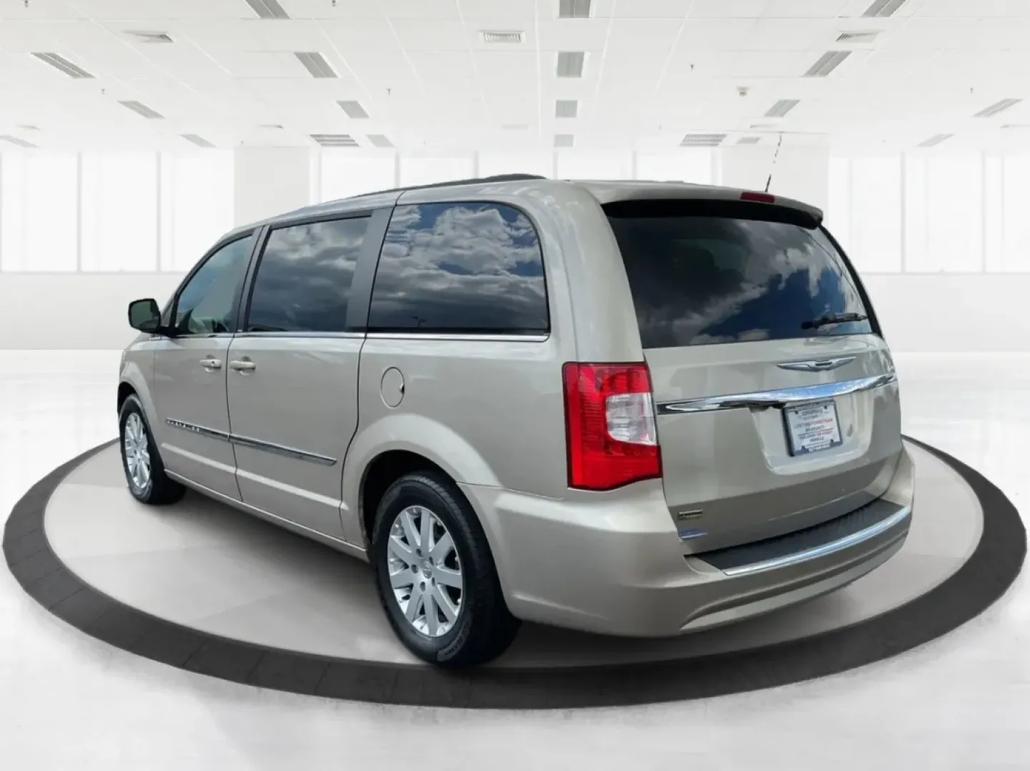 2014 Chrysler Town and Country Touring (2C4RC1BG6ER) with an 3.6L V6 DOHC 24V engine, 6-Speed Automatic transmission, located at 1099 N County Rd 25A , Troy, OH, 45373, (937) 908-9800, 40.057079, -84.212883 - **Experience Unmatched Family Adventures with the 2014 Chrysler Town and Country Touring at Advantage Car and Credit - Troy!**<br /> <br /> Are you dreaming of family road trips filled with laughter and memories? Look no further! The 2014 Chrysler Town and Country Touring is your ticket to unfor - Photo#4