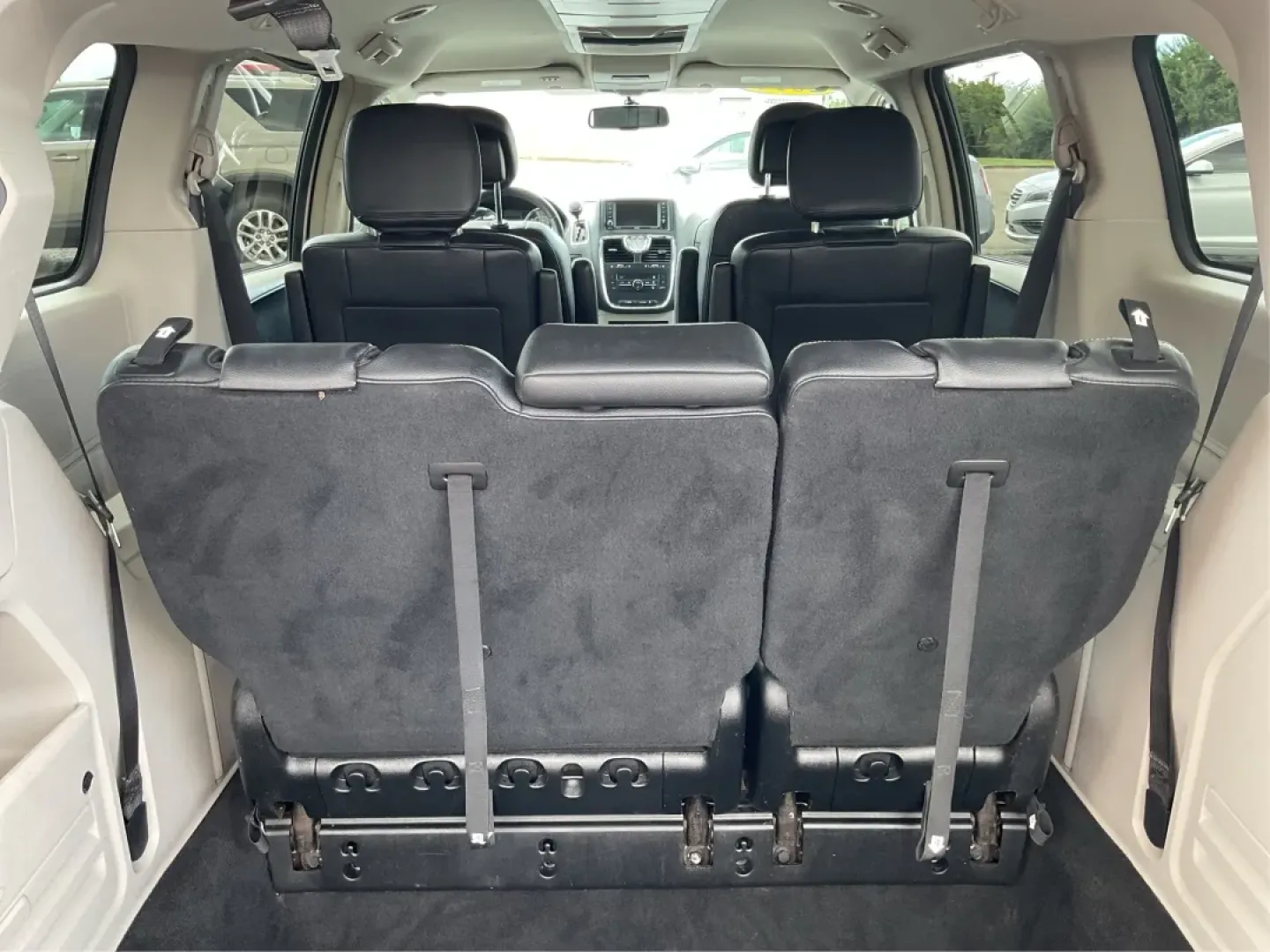 2014 Chrysler Town and Country Touring (2C4RC1BG6ER) with an 3.6L V6 DOHC 24V engine, 6-Speed Automatic transmission, located at 1099 N County Rd 25A , Troy, OH, 45373, (937) 908-9800, 40.057079, -84.212883 - **Experience Unmatched Family Adventures with the 2014 Chrysler Town and Country Touring at Advantage Car and Credit - Troy!**<br /> <br /> Are you dreaming of family road trips filled with laughter and memories? Look no further! The 2014 Chrysler Town and Country Touring is your ticket to unfor - Photo#11