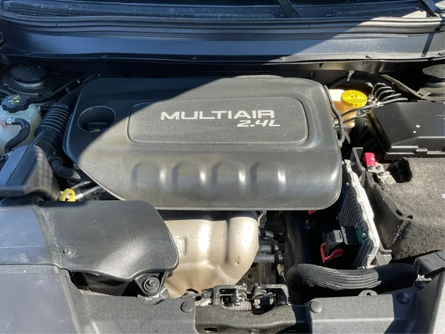 2015 Jeep Cherokee Sport (1C4PJLAB4FW) with an Other engine, located at 4508 South Dixie Dr, Moraine, OH, 45439, (937) 908-9800, 39.689976, -84.218452 - **Adventure Awaits: Discover the 2015 Jeep Cherokee Sport at Advantage Car and Credit Moraine, OH**<br /> <br /> Are you ready to take on the road with confidence? Whether you're a busy parent looking for a reliable family vehicle, an adventurer craving weekend getaways, or a commuter seeking comfo - Photo#10