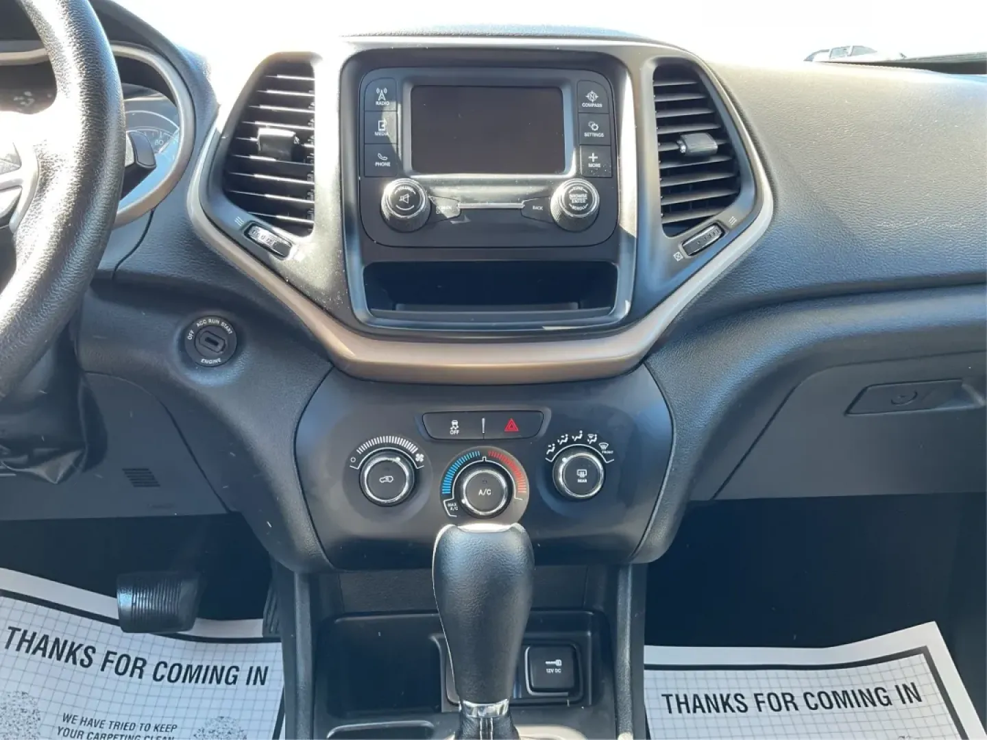2015 Jeep Cherokee Sport (1C4PJLAB4FW) with an Other engine, located at 4508 South Dixie Dr, Moraine, OH, 45439, (937) 908-9800, 39.689976, -84.218452 - **Adventure Awaits: Discover the 2015 Jeep Cherokee Sport at Advantage Car and Credit Moraine, OH**<br /> <br /> Are you ready to take on the road with confidence? Whether you're a busy parent looking for a reliable family vehicle, an adventurer craving weekend getaways, or a commuter seeking comfo - Photo#12