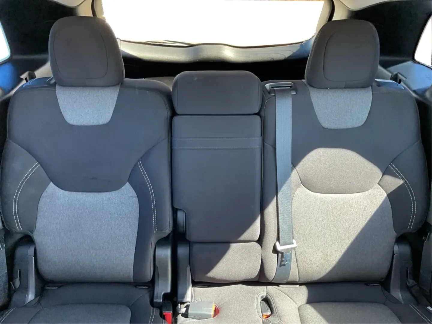 2015 Jeep Cherokee Sport (1C4PJLAB4FW) with an Other engine, located at 4508 South Dixie Dr, Moraine, OH, 45439, (937) 908-9800, 39.689976, -84.218452 - **Adventure Awaits: Discover the 2015 Jeep Cherokee Sport at Advantage Car and Credit Moraine, OH**<br /> <br /> Are you ready to take on the road with confidence? Whether you're a busy parent looking for a reliable family vehicle, an adventurer craving weekend getaways, or a commuter seeking comfo - Photo#13