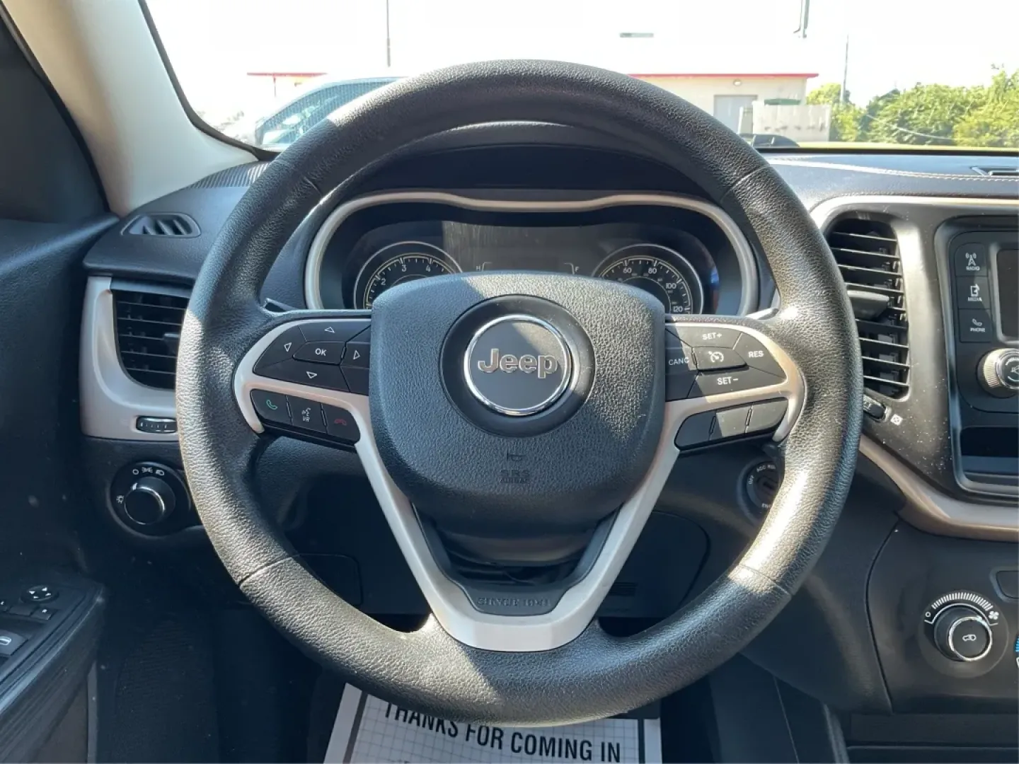 2015 Jeep Cherokee Sport (1C4PJLAB4FW) with an Other engine, located at 4508 South Dixie Dr, Moraine, OH, 45439, (937) 908-9800, 39.689976, -84.218452 - **Adventure Awaits: Discover the 2015 Jeep Cherokee Sport at Advantage Car and Credit Moraine, OH**<br /> <br /> Are you ready to take on the road with confidence? Whether you're a busy parent looking for a reliable family vehicle, an adventurer craving weekend getaways, or a commuter seeking comfo - Photo#15