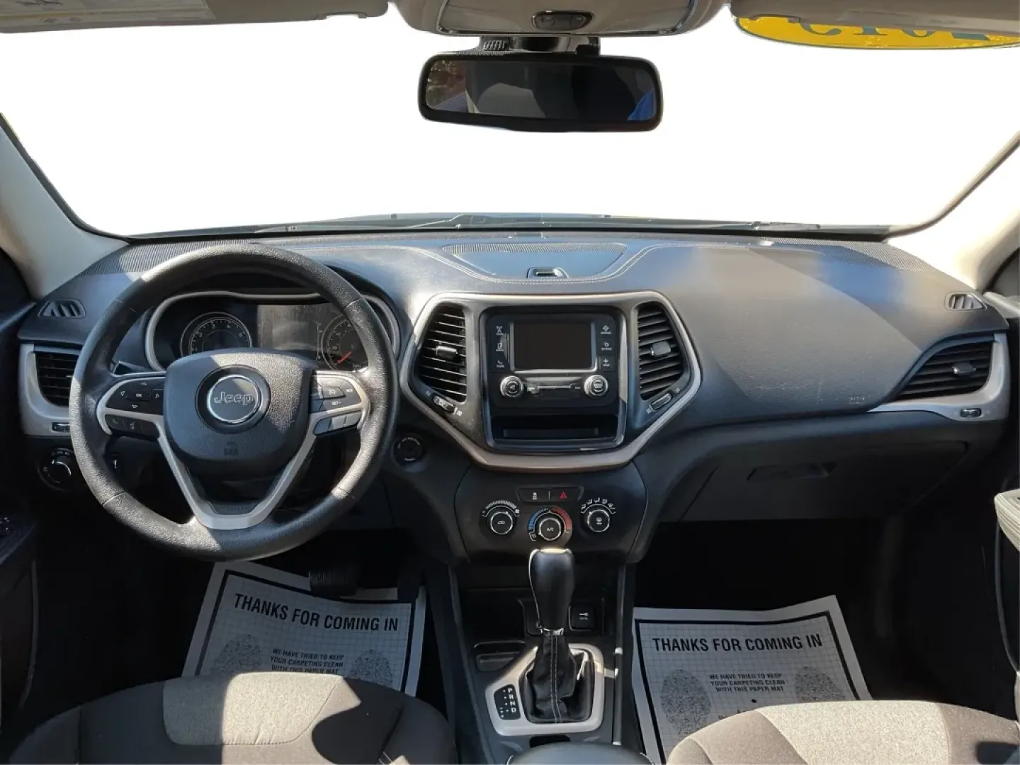 2015 Jeep Cherokee Sport (1C4PJLAB4FW) with an Other engine, located at 4508 South Dixie Dr, Moraine, OH, 45439, (937) 908-9800, 39.689976, -84.218452 - **Adventure Awaits: Discover the 2015 Jeep Cherokee Sport at Advantage Car and Credit Moraine, OH**<br /> <br /> Are you ready to take on the road with confidence? Whether you're a busy parent looking for a reliable family vehicle, an adventurer craving weekend getaways, or a commuter seeking comfo - Photo#19