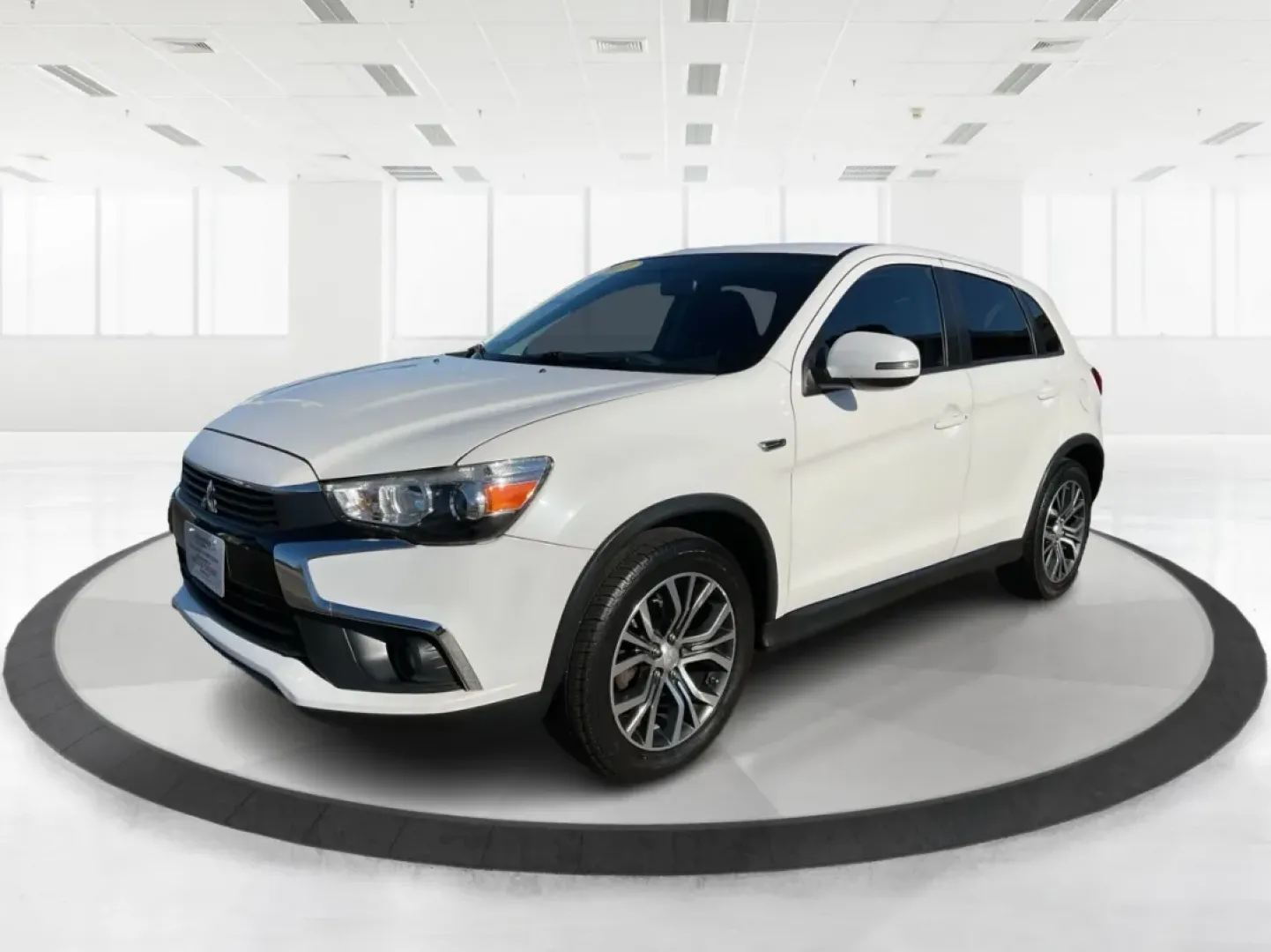 2017 Mitsubishi Outlander 2.0 ES (JA4AR3AU0HZ) with an 2L I-4 DOHC engine, located at 8750 N County Rd 25A, Piqua, OH, 45356, (937) 908-9800, 40.164391, -84.232513 - **Adventure Awaits with the 2017 Mitsubishi Outlander - Your Perfect Family SUV!**<br /> <br /> At Advantage Car and Credit - Piqua, we understand that your vehicle is more than just a mode of transportation; it's a gateway to adventure, a reliable partner for daily commutes, and a spacious haven fo - Photo#8