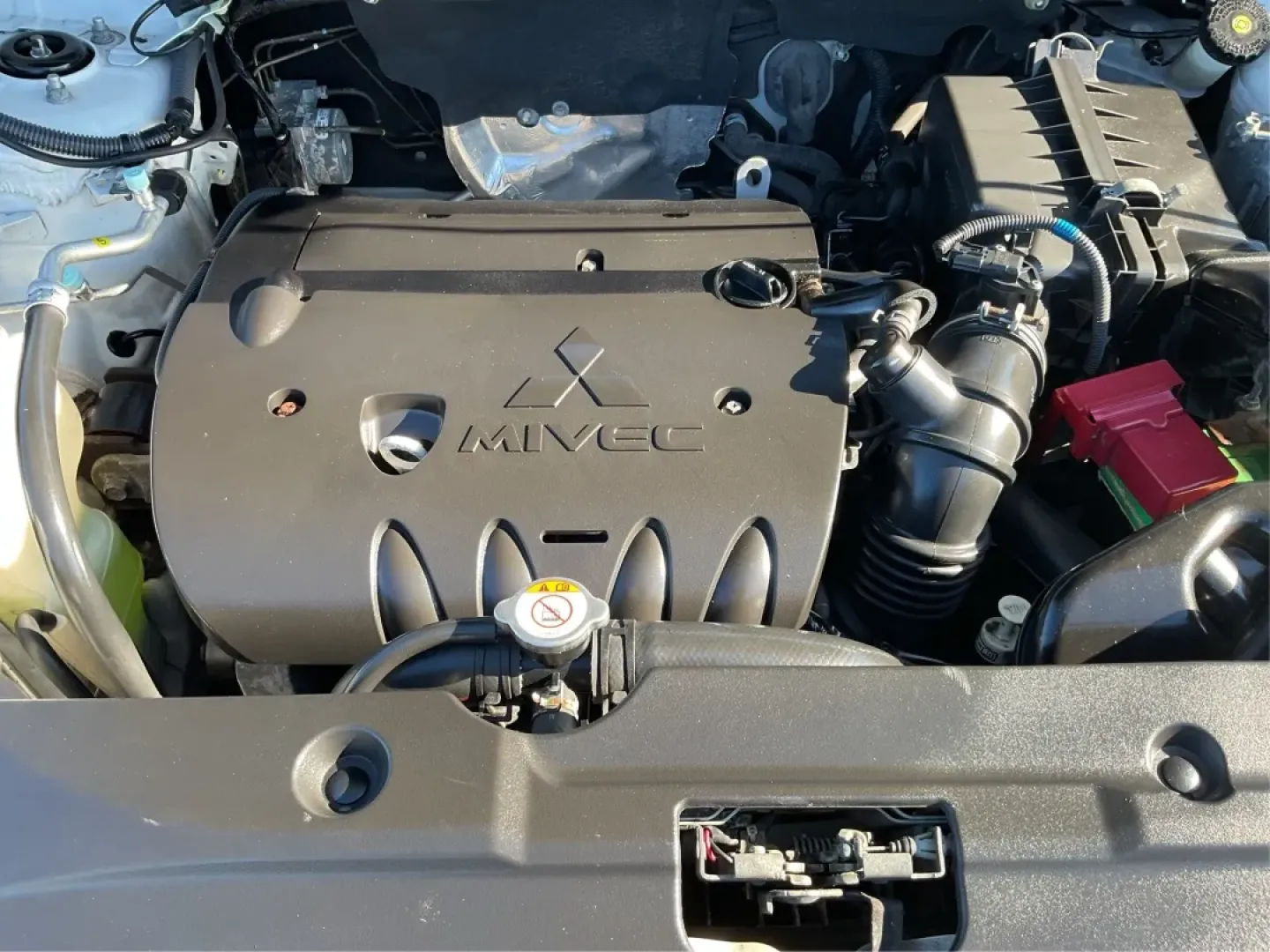 2017 Mitsubishi Outlander 2.0 ES (JA4AR3AU0HZ) with an 2L I-4 DOHC engine, located at 8750 N County Rd 25A, Piqua, OH, 45356, (937) 908-9800, 40.164391, -84.232513 - **Adventure Awaits with the 2017 Mitsubishi Outlander - Your Perfect Family SUV!**<br /> <br /> At Advantage Car and Credit - Piqua, we understand that your vehicle is more than just a mode of transportation; it's a gateway to adventure, a reliable partner for daily commutes, and a spacious haven fo - Photo#11
