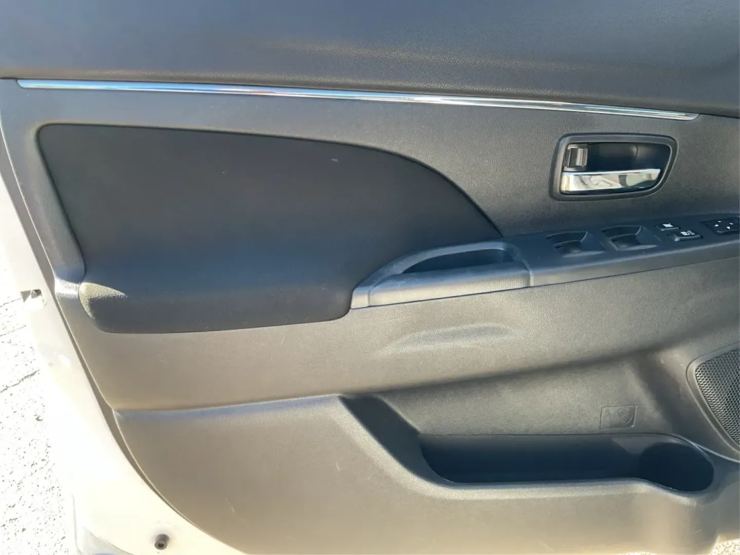 2017 Mitsubishi Outlander 2.0 ES (JA4AR3AU0HZ) with an 2L I-4 DOHC engine, located at 8750 N County Rd 25A, Piqua, OH, 45356, (937) 908-9800, 40.164391, -84.232513 - **Adventure Awaits with the 2017 Mitsubishi Outlander - Your Perfect Family SUV!**<br /> <br /> At Advantage Car and Credit - Piqua, we understand that your vehicle is more than just a mode of transportation; it's a gateway to adventure, a reliable partner for daily commutes, and a spacious haven fo - Photo#17