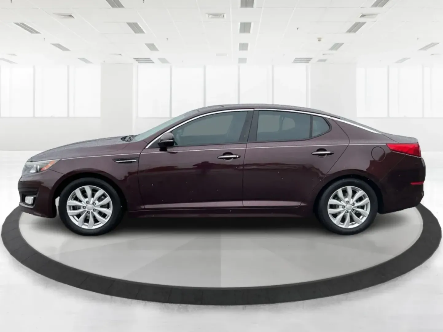 2015 Kia Optima LX (5XXGM4A72FG) with an Theta II 2.4L I-4 gasoline direct injection engine, located at 1951 S Dayton Lakeview Rd., New Carlisle, OH, 45344, (937) 908-9800, 39.890999, -84.050255 - **Discover the Perfect Blend of Comfort and Reliability with This 2015 Kia Optima LX Ideal for Your Daily Commute or Family Road Trips!**<br /> <br /> Are you ready to elevate your driving experience? The 2015 Kia Optima LX, available at Advantage Car and Credit in Fairborn, OH, is the answer to yo - Photo#7