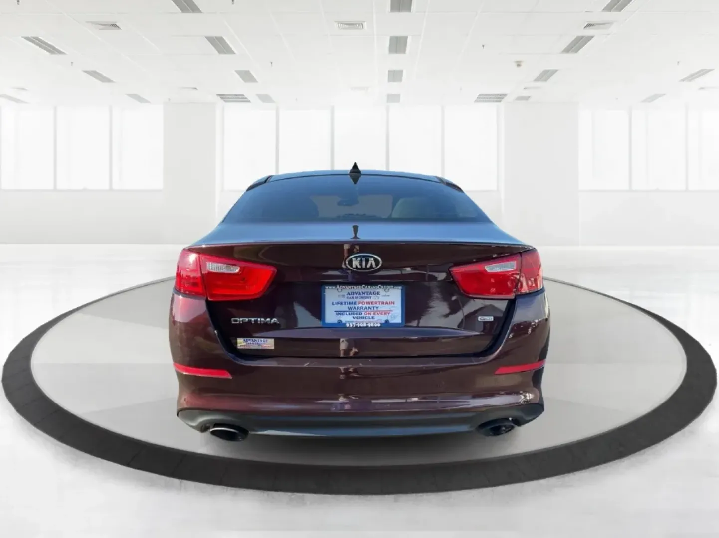 2015 Kia Optima LX (5XXGM4A72FG) with an Theta II 2.4L I-4 gasoline direct injection engine, located at 1184 Kauffman Ave, Fairborn, OH, 45324, (937) 908-9800, 39.807072, -84.030914 - **Discover the Perfect Blend of Comfort and Reliability with This 2015 Kia Optima LX Ideal for Your Daily Commute or Family Road Trips!**<br /> <br /> Are you ready to elevate your driving experience? The 2015 Kia Optima LX, available at Advantage Car and Credit in Fairborn, OH, is the answer to yo - Photo#3